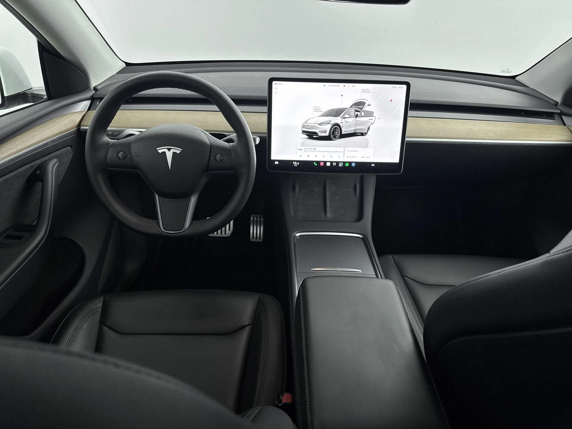Tesla-Model Y-image-17