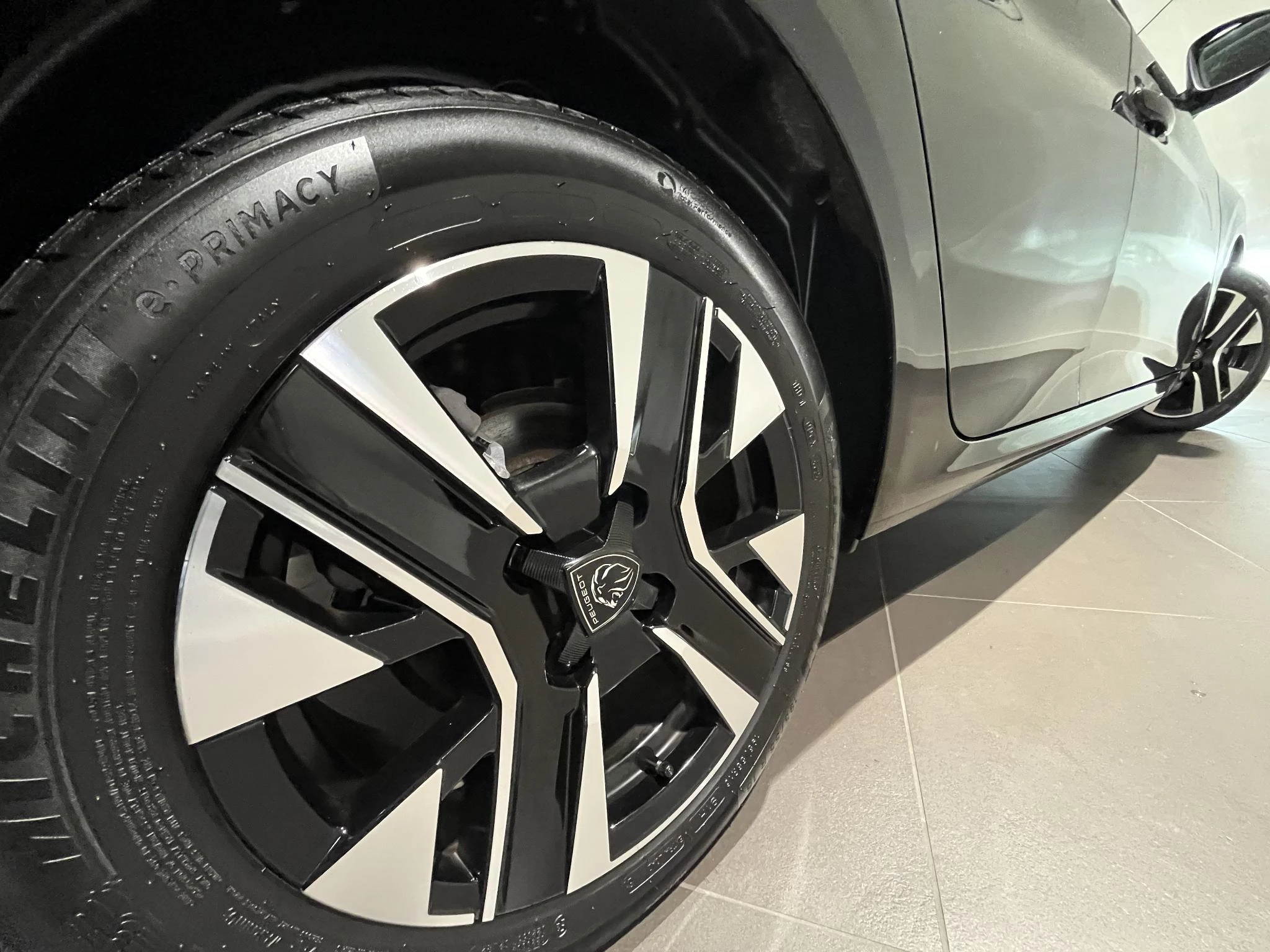 Peugeot 208 1.2 PureTech 100 Allure