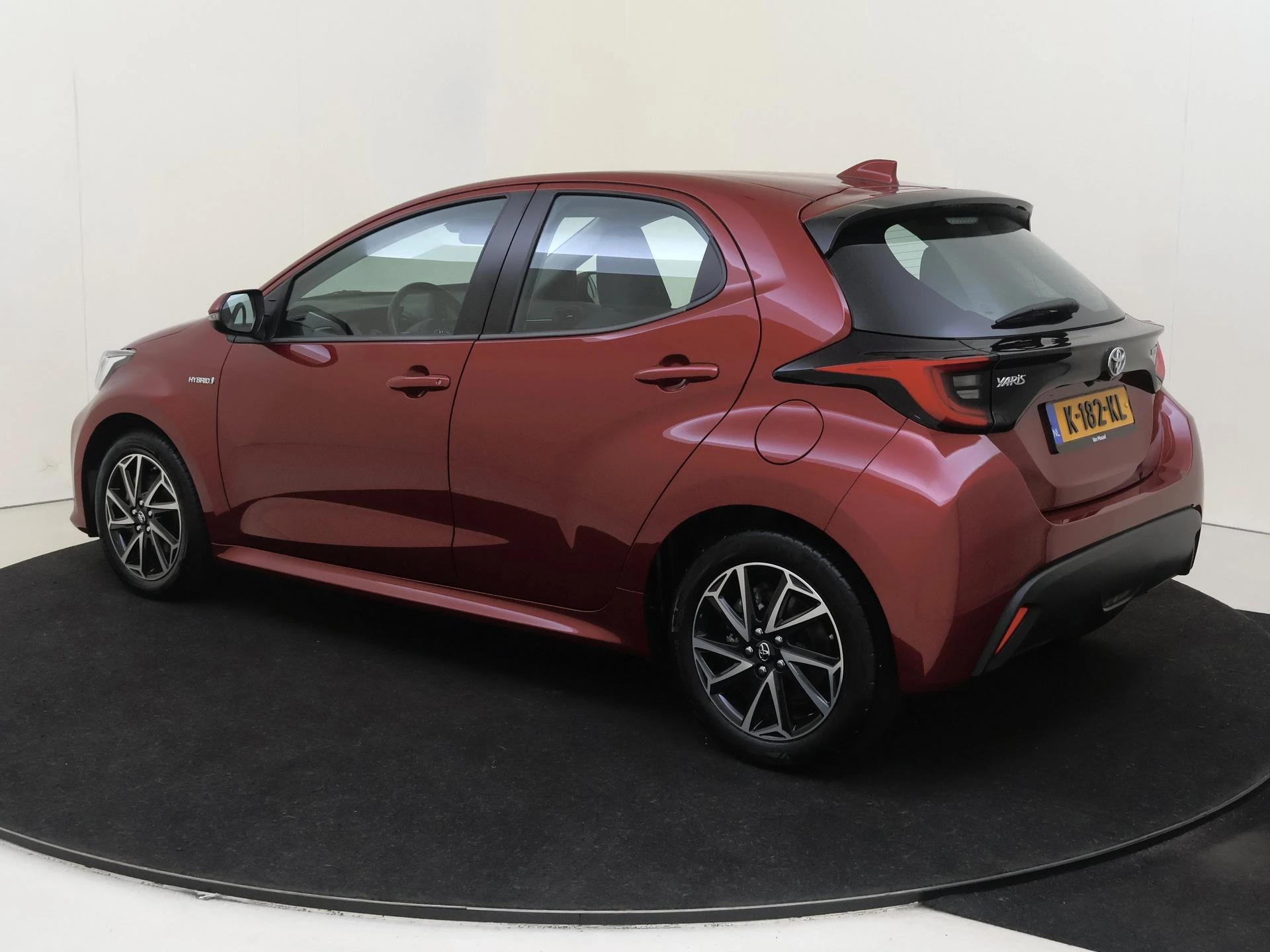 Toyota-Yaris-image-2