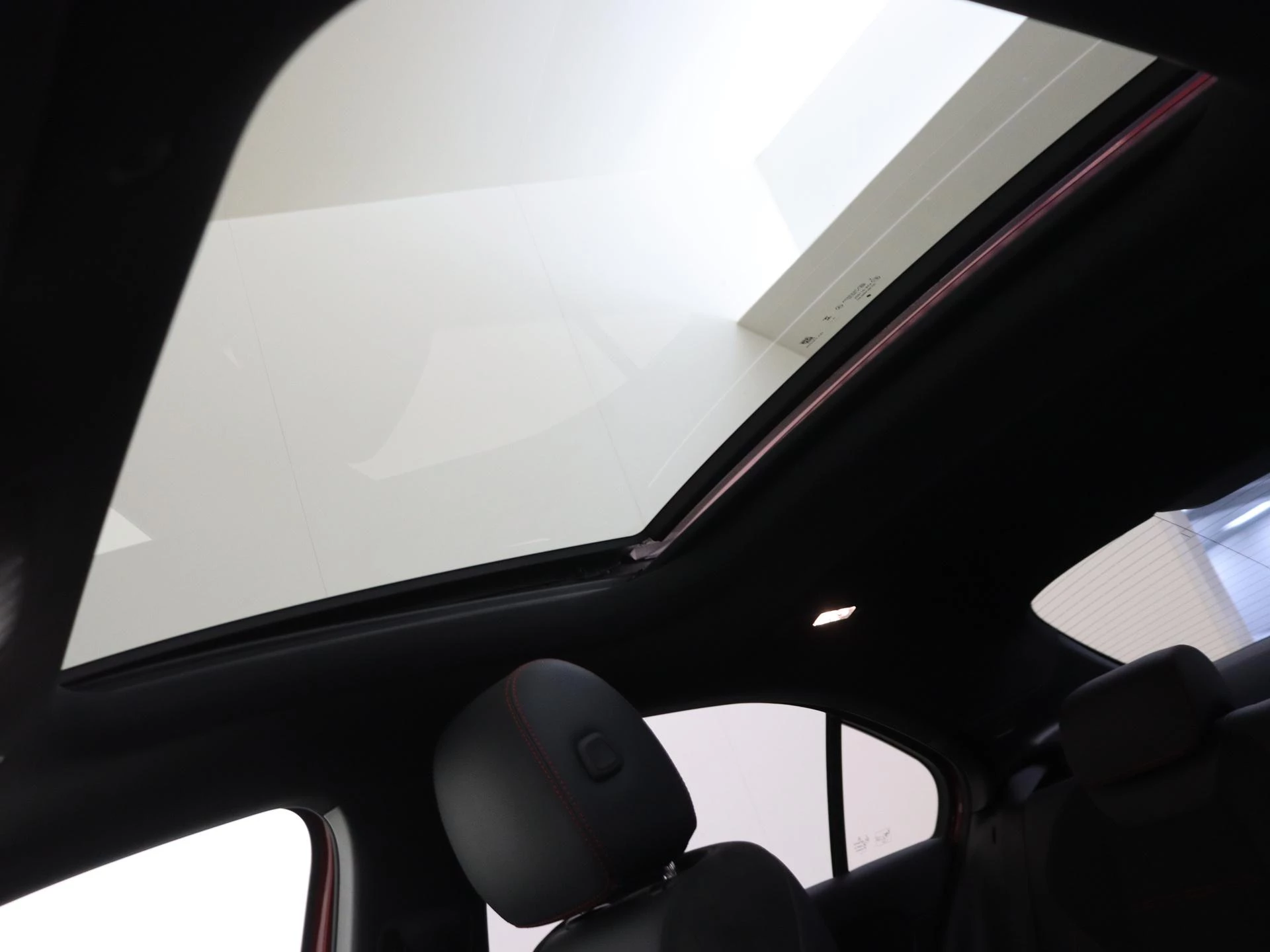Mercedes-Benz A-Klasse 250 e Business Solution AMG