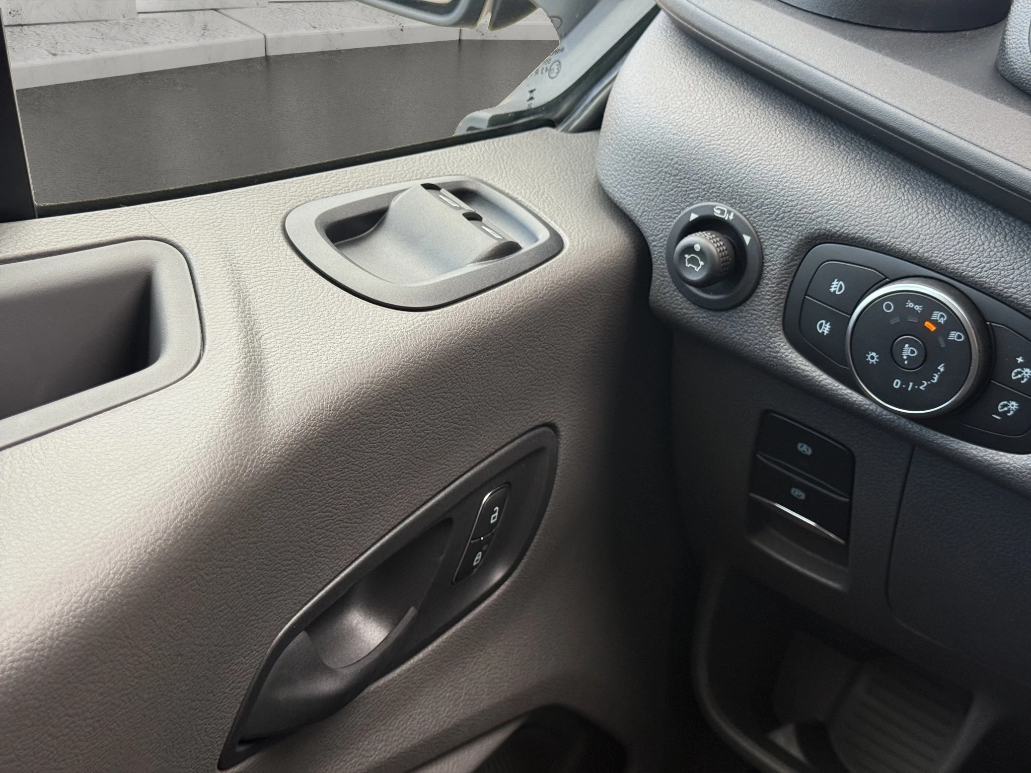 Ford Transit 350 L2 Fahrgestell Doppelkabine Basis Pritsche