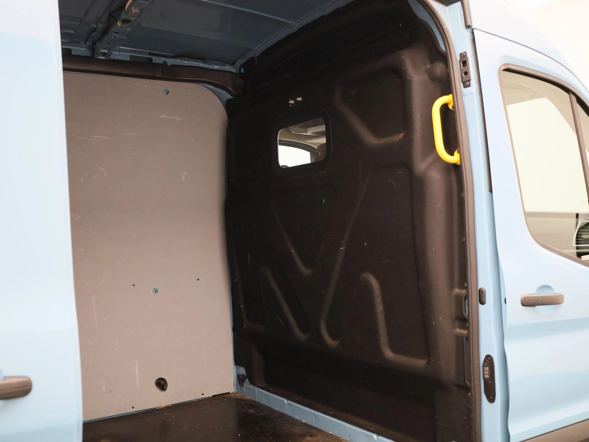 Ford Transit 350L 2.0TD 130pk 96kW M6 Trend