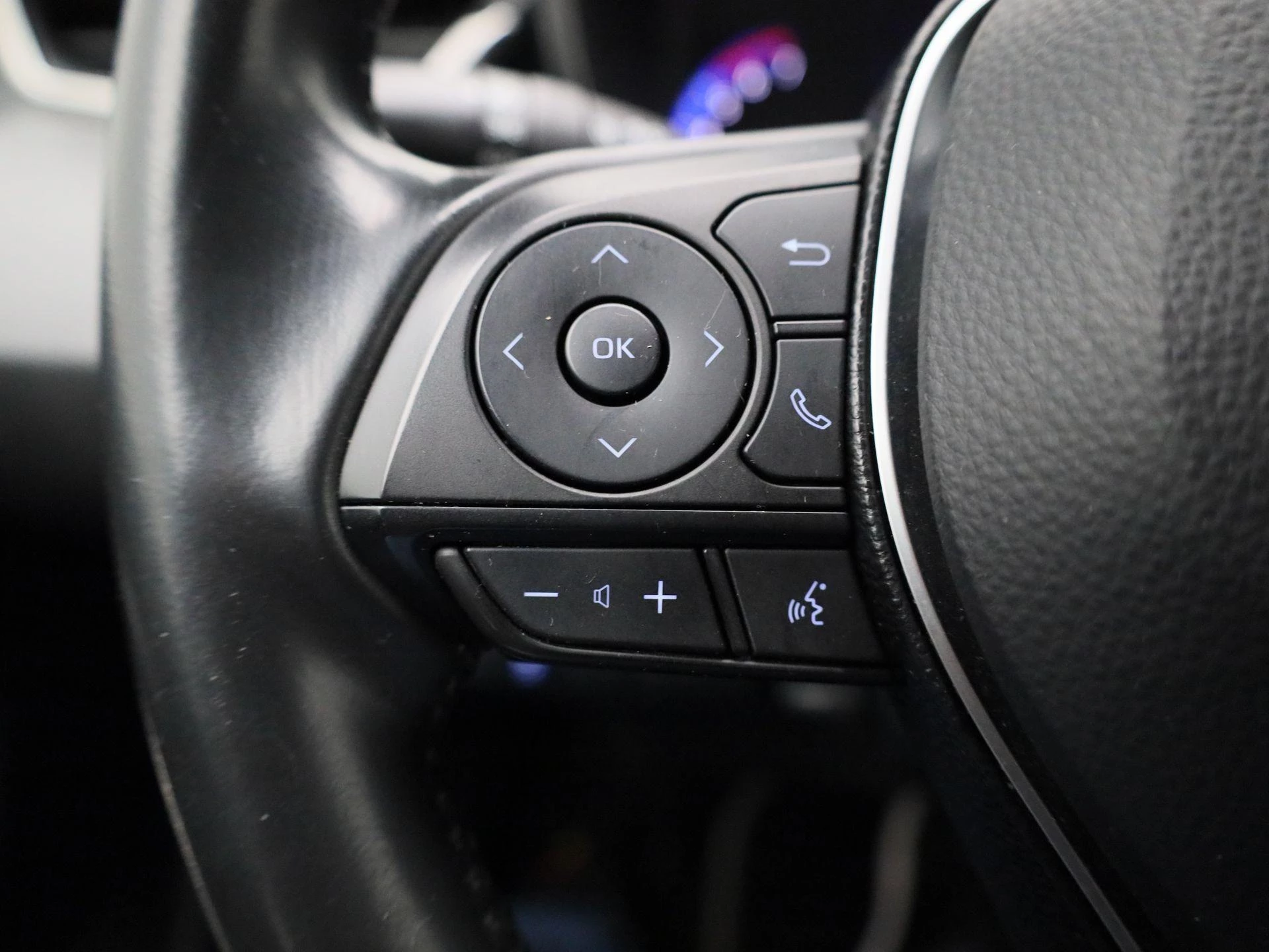 Toyota Corolla Touring Sports 1.8 Hybrid Business Intro