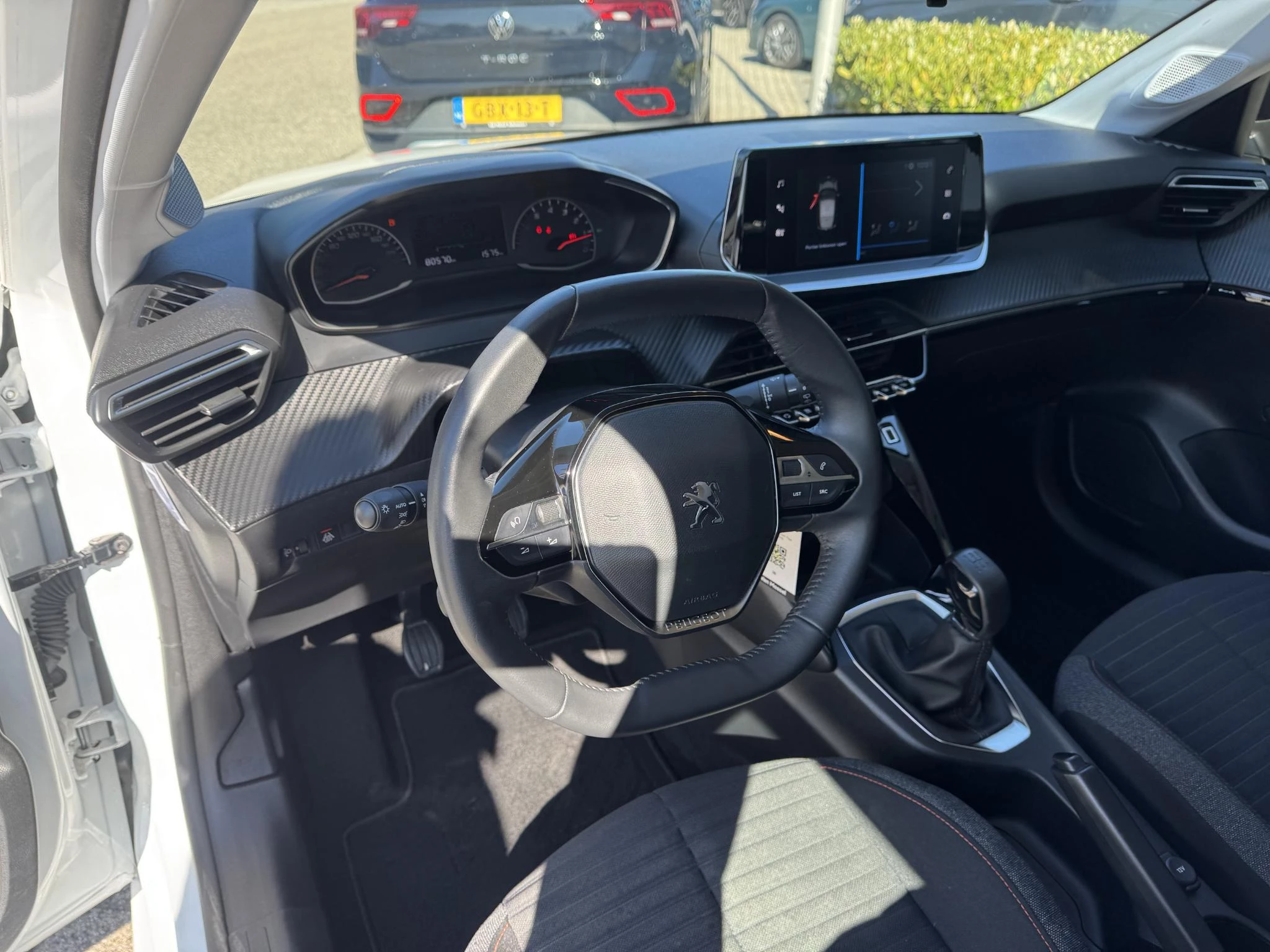 Peugeot-208-image-17