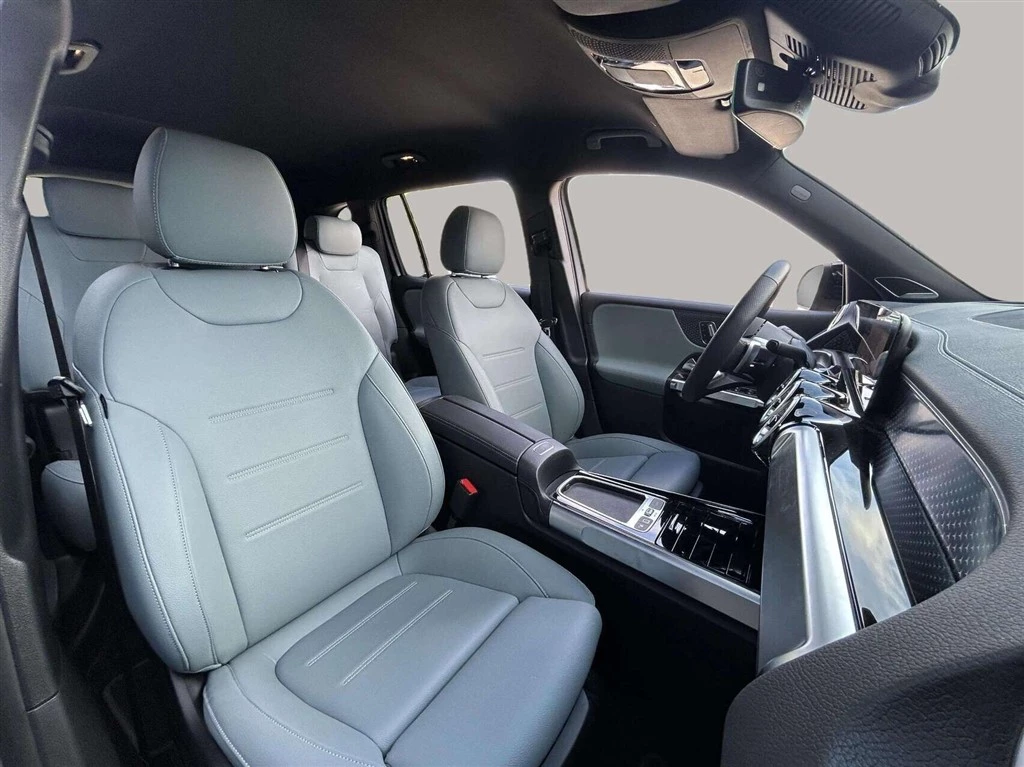 Mercedes-Benz-EQB-image-19