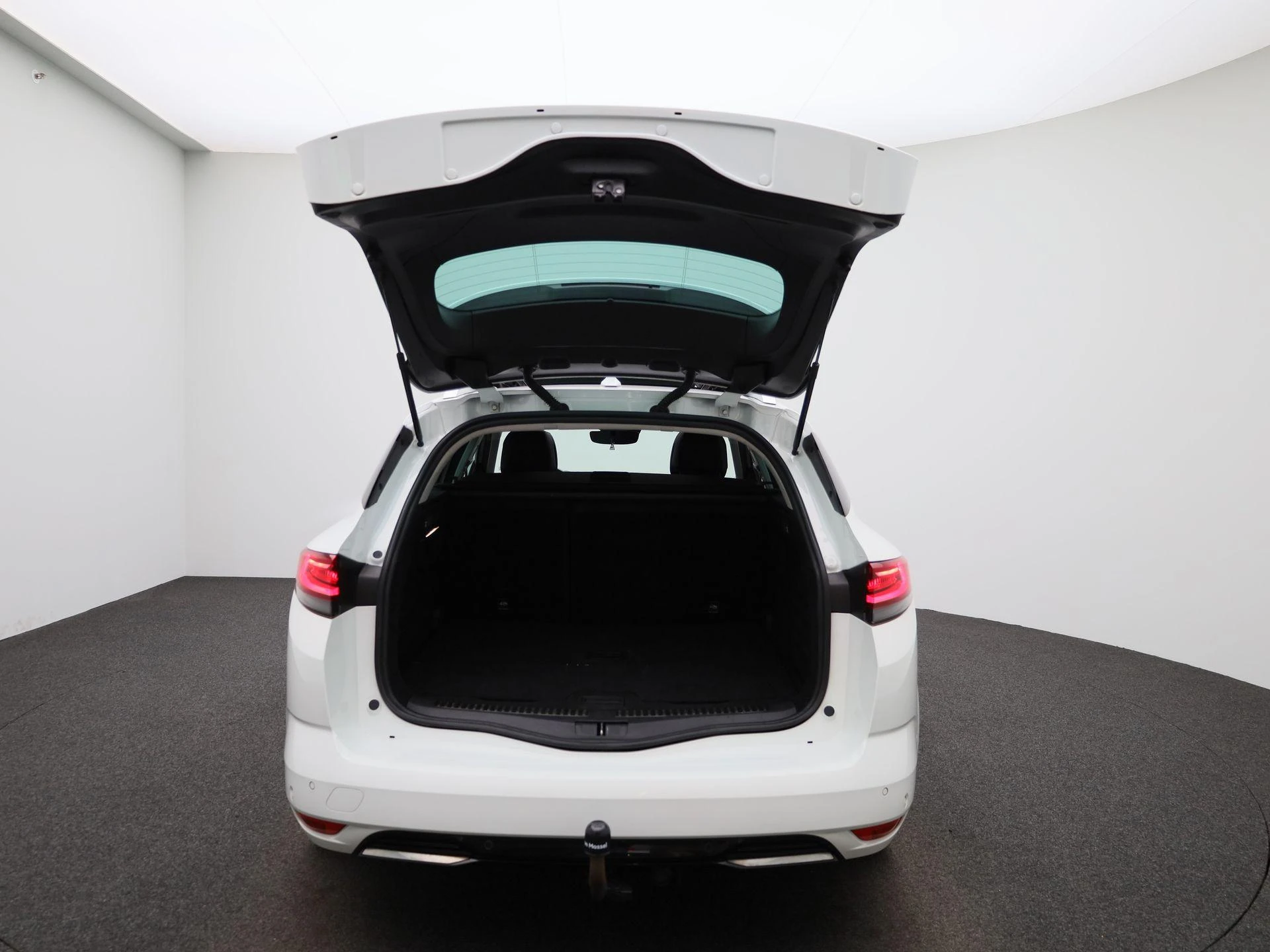 Renault-Mégane Estate-image-11