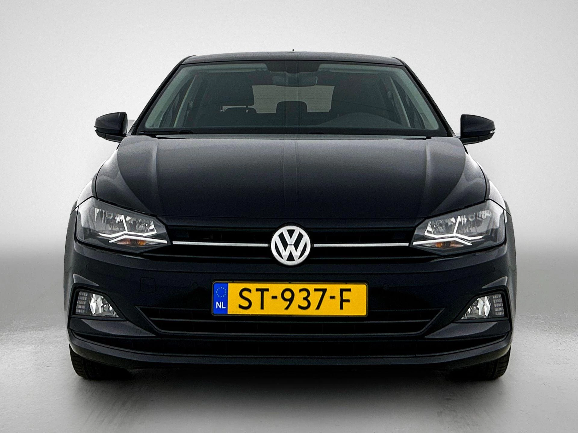Volkswagen-Polo-image-4