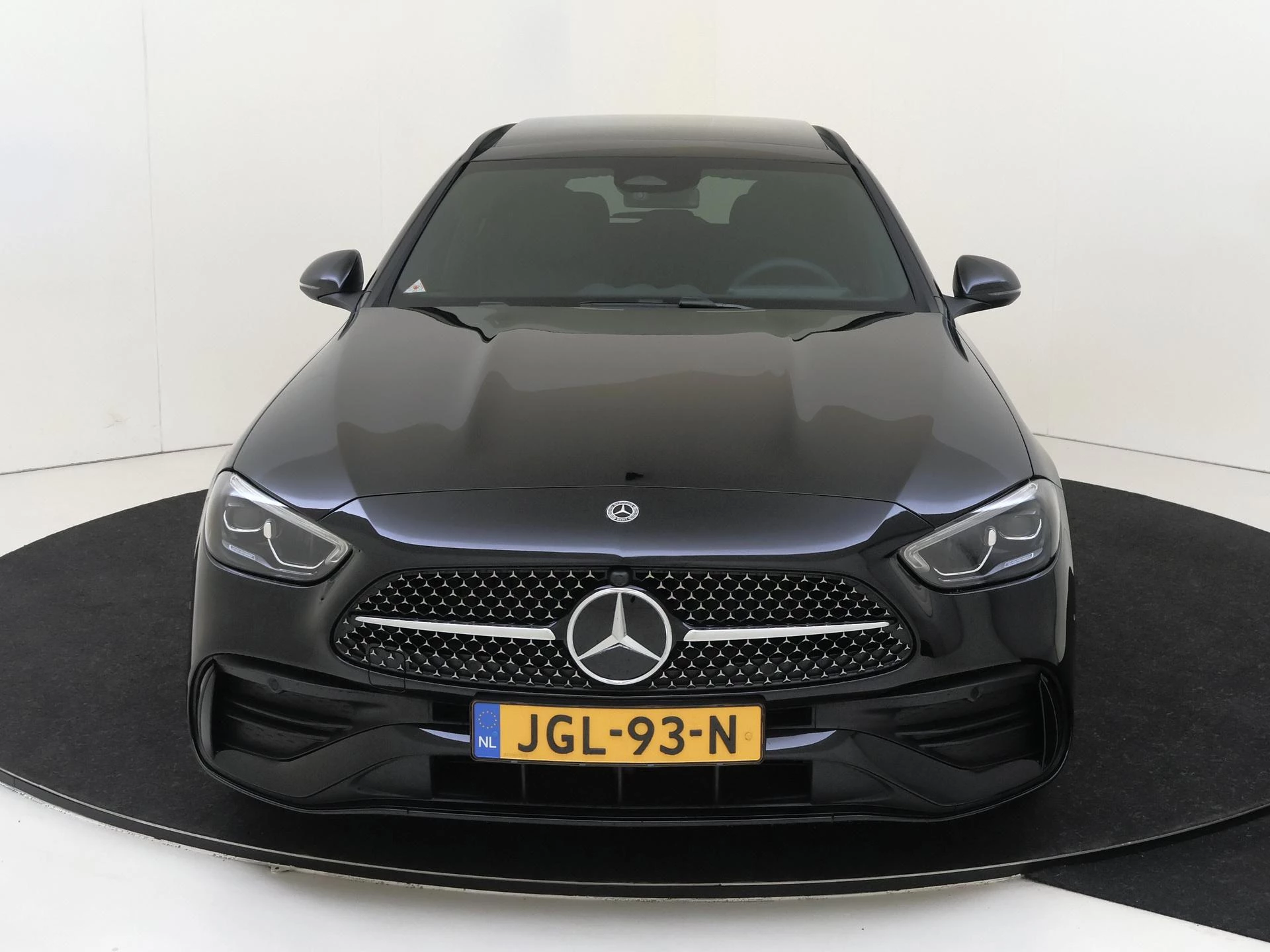 Mercedes-Benz-C-Klasse-image-5