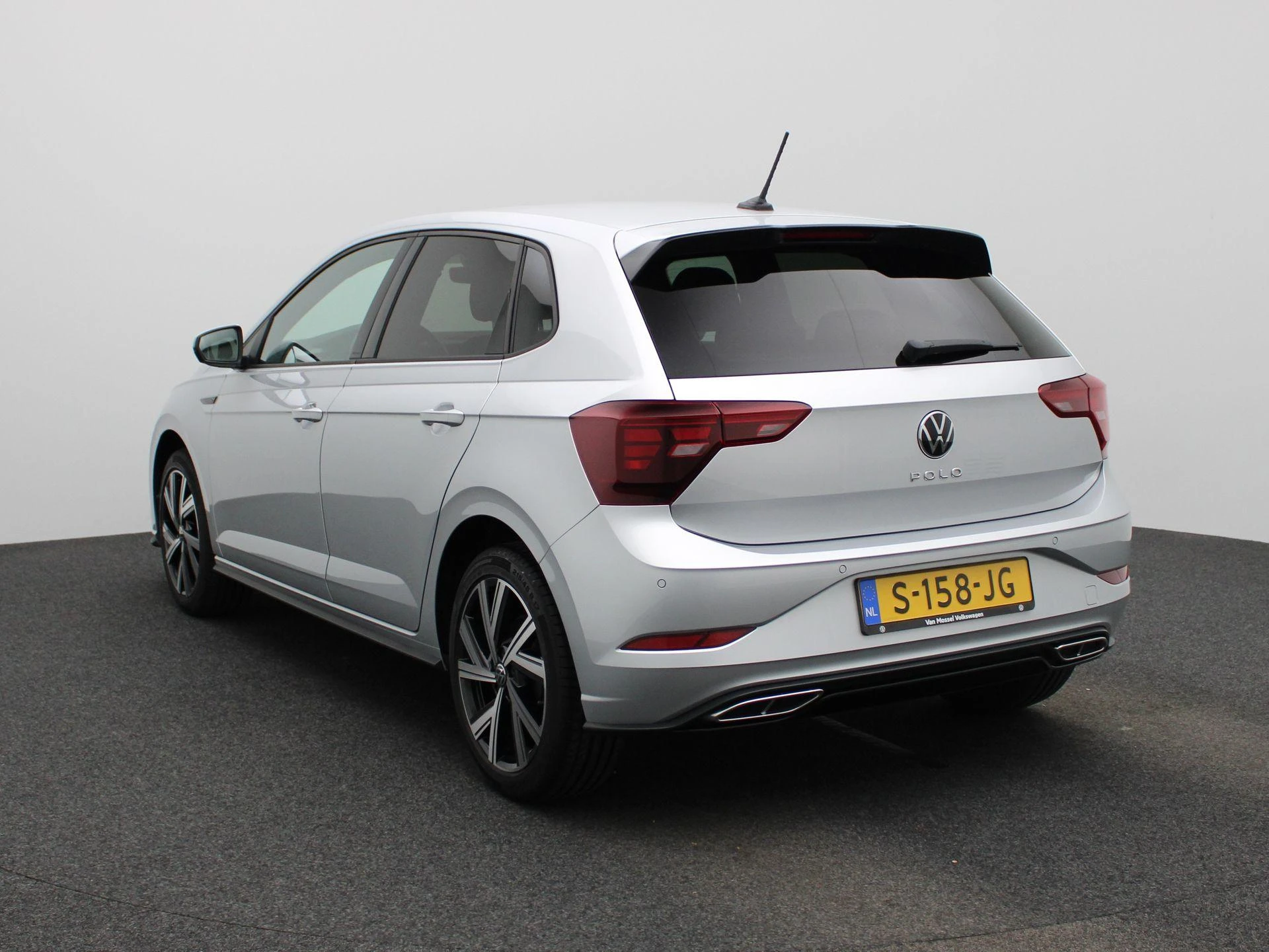 Volkswagen-Polo-image-1