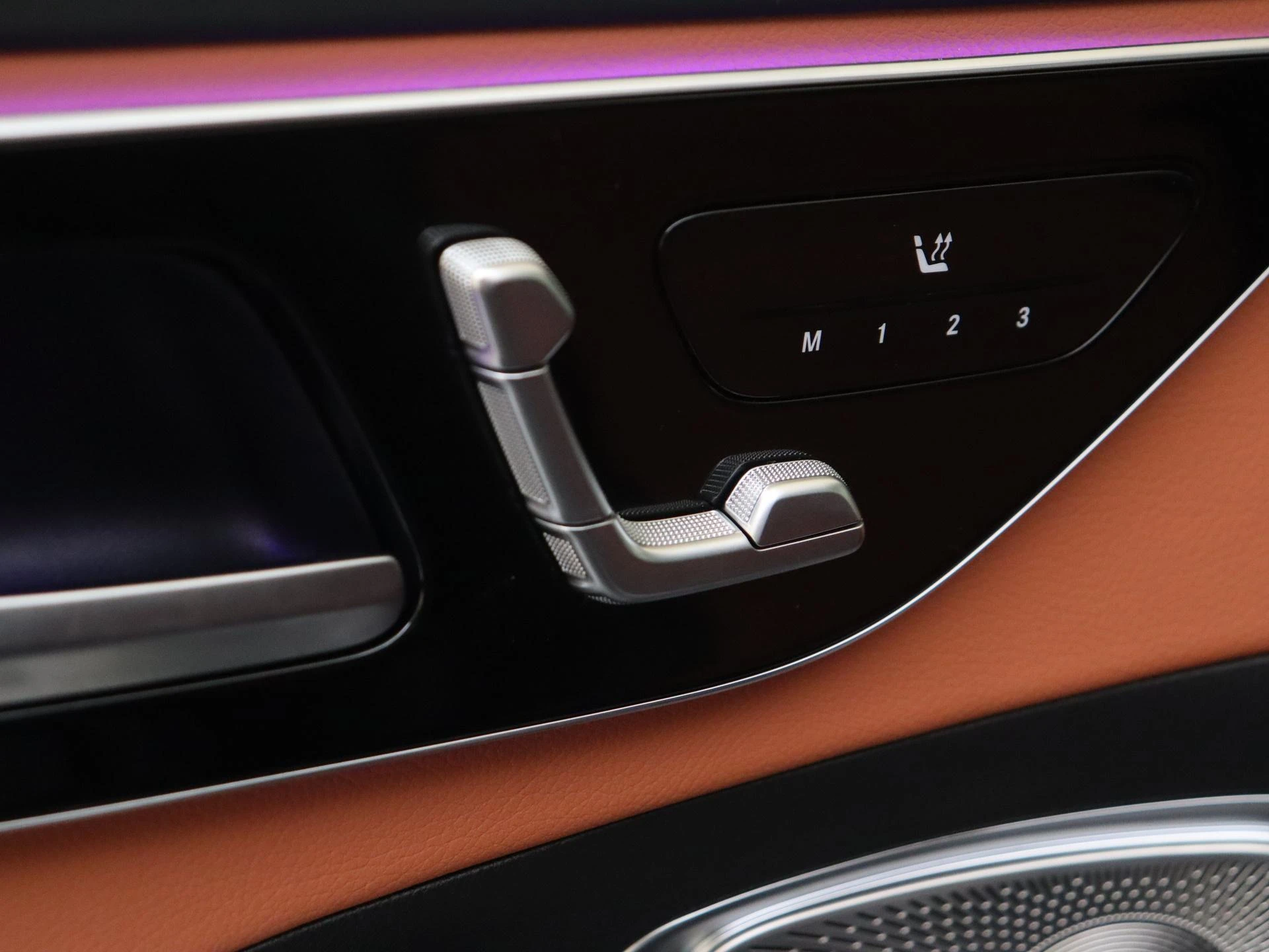 Mercedes-Benz-C-Klasse-image-24