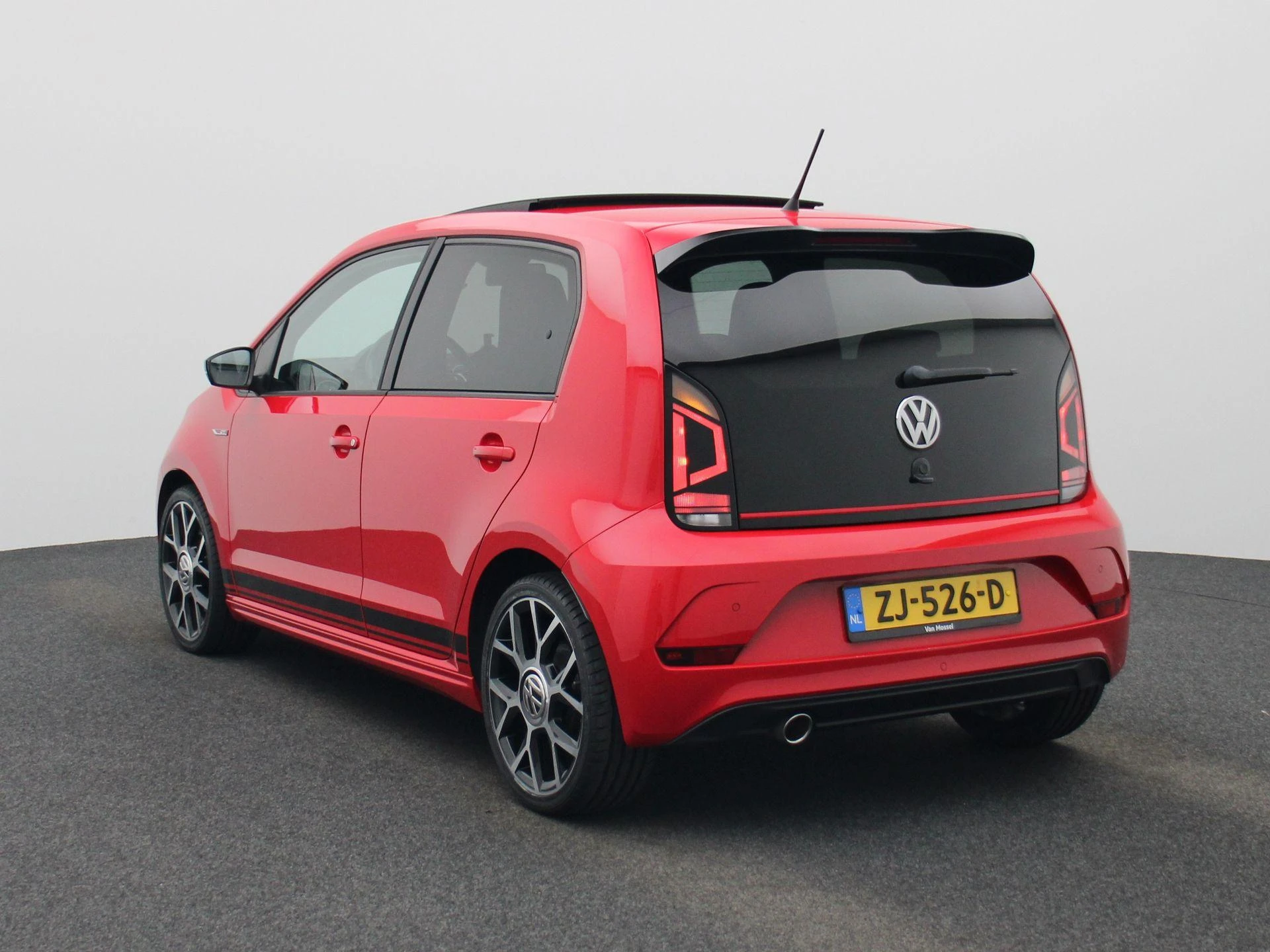 Volkswagen up! 1.0 TSI GTI