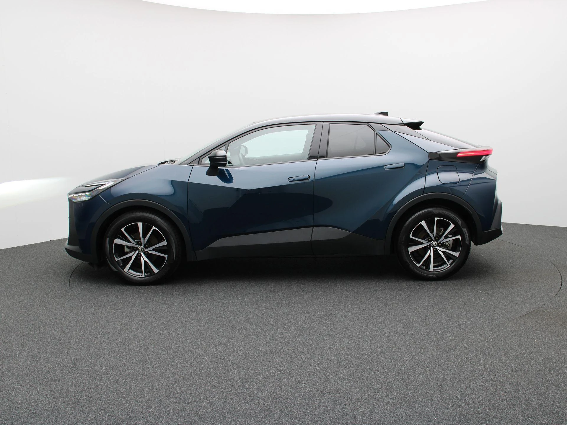 Toyota-C-HR-image-3