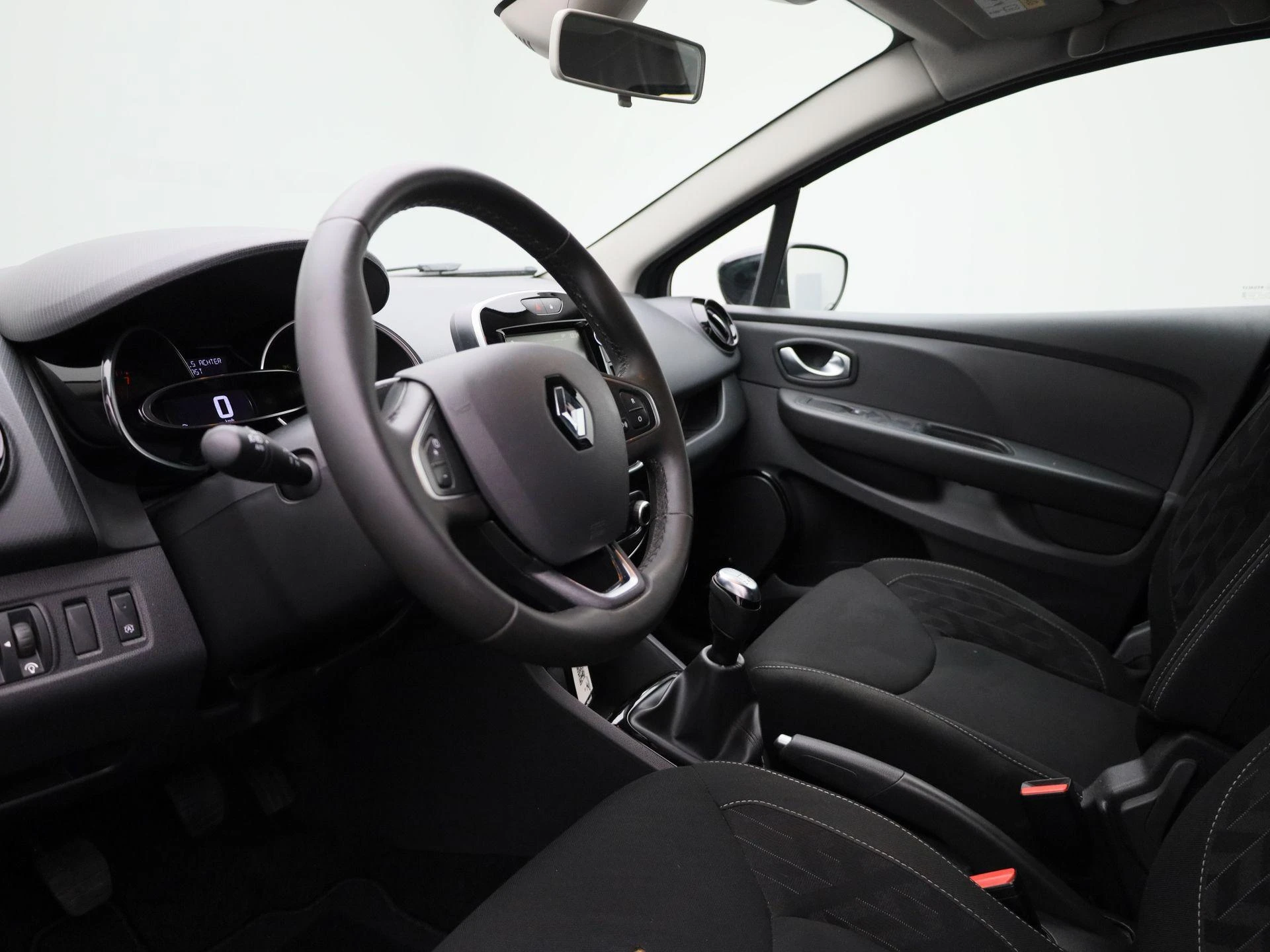 Renault-Clio-image-20