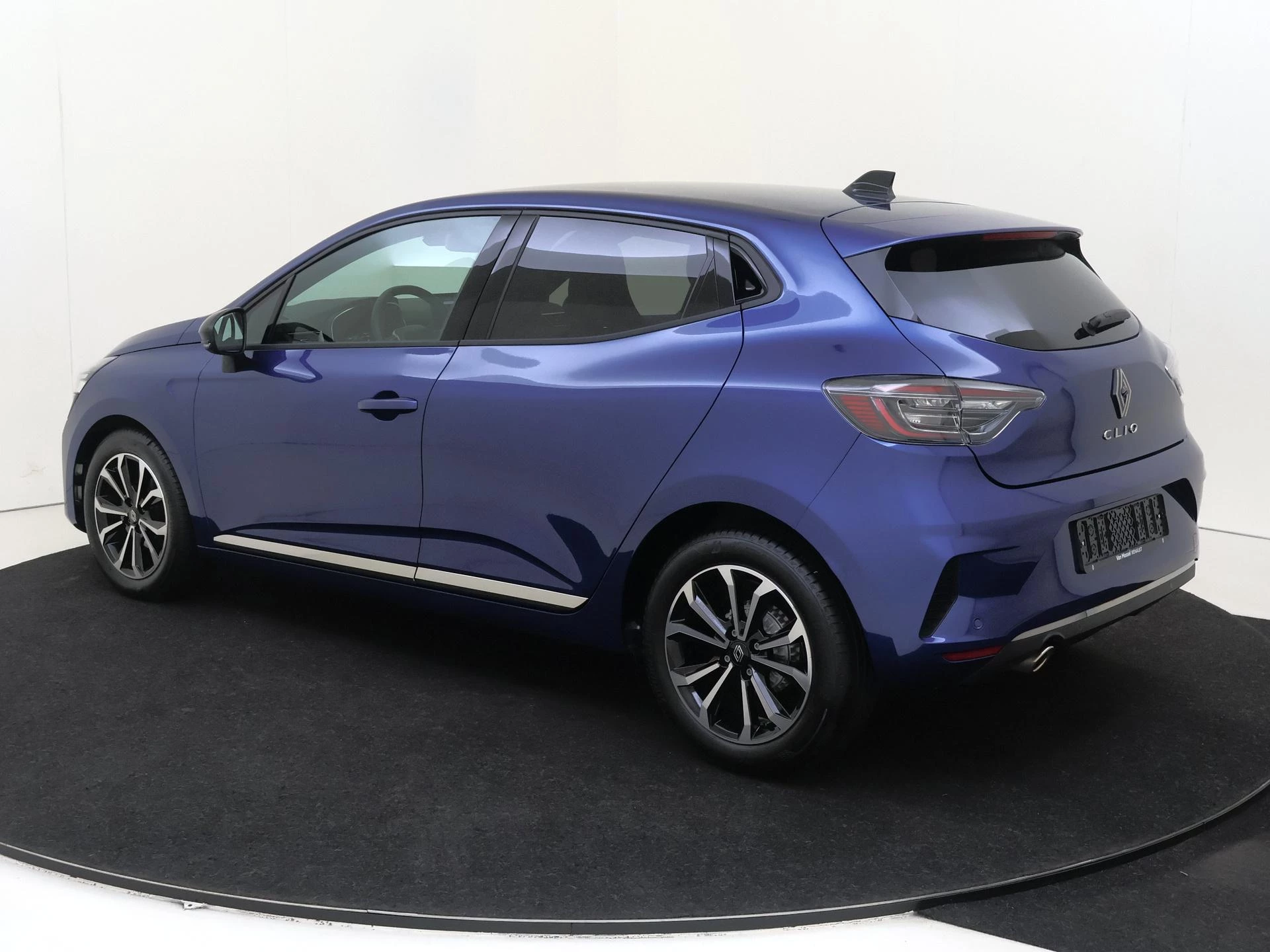 Renault-Clio-image-2