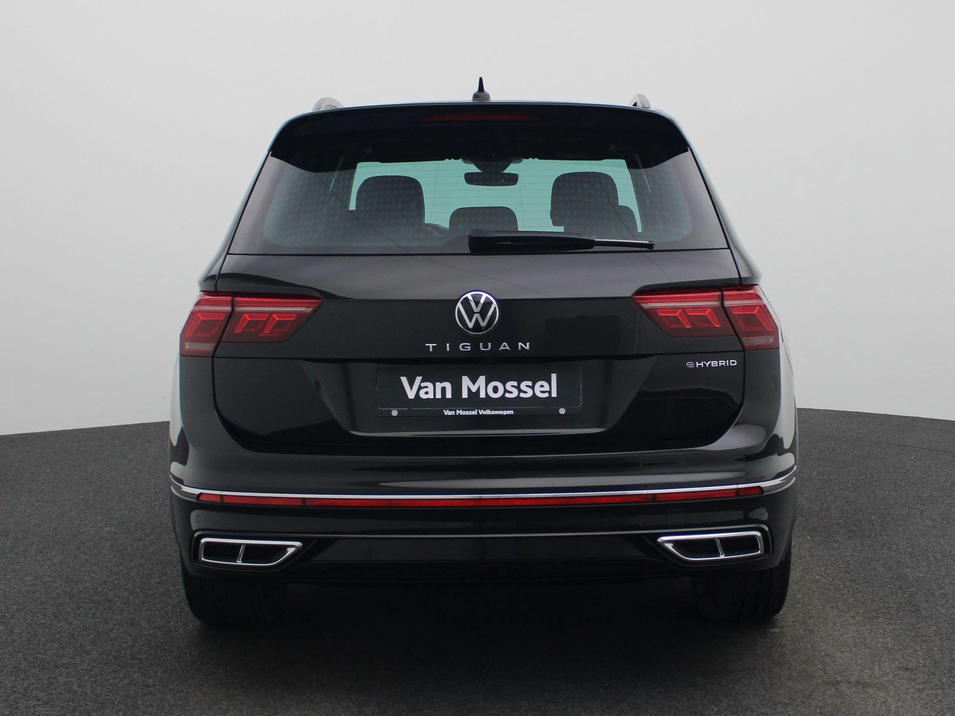 Volkswagen-Tiguan-image-4
