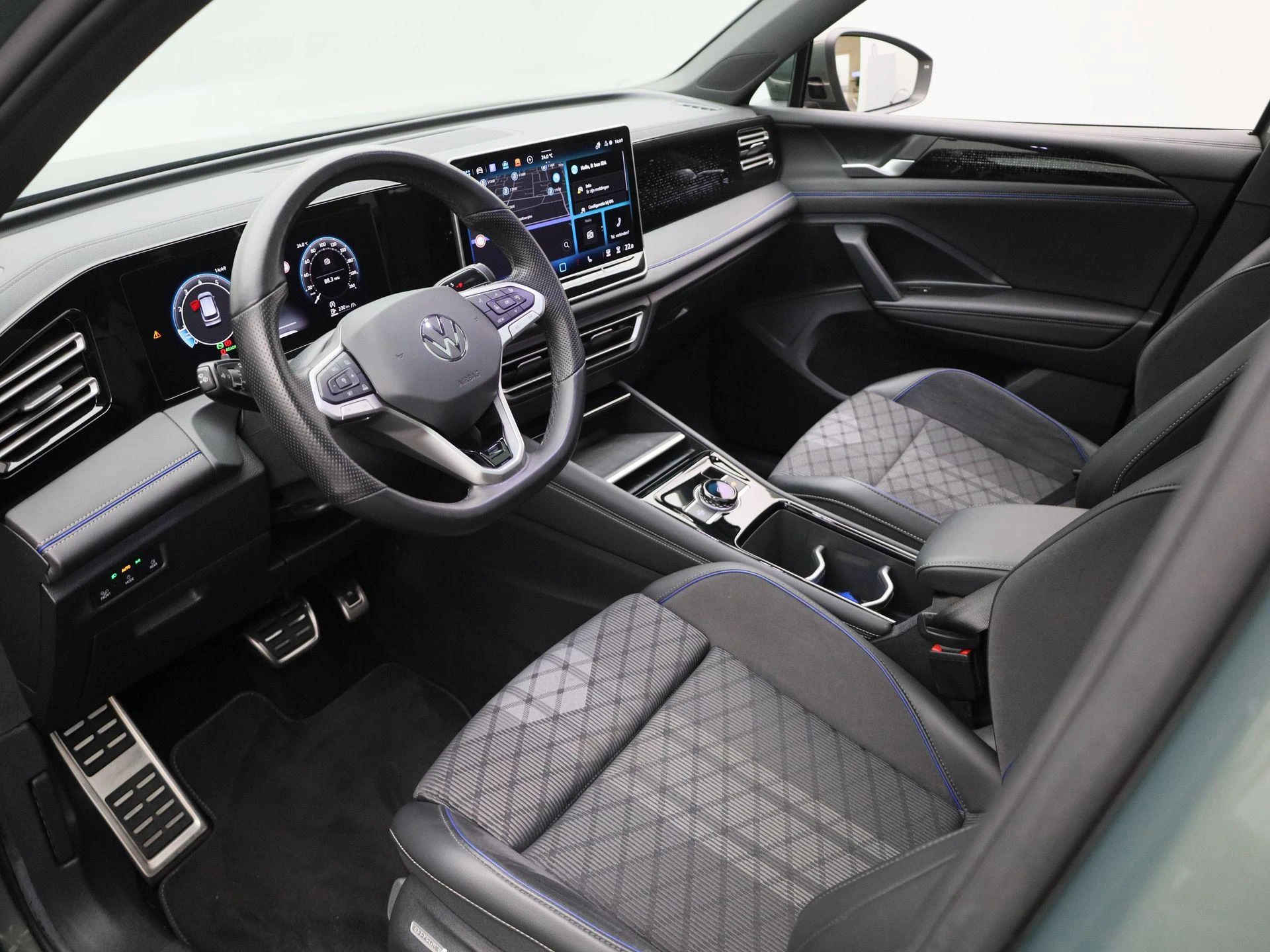 Volkswagen-Tiguan-image-14