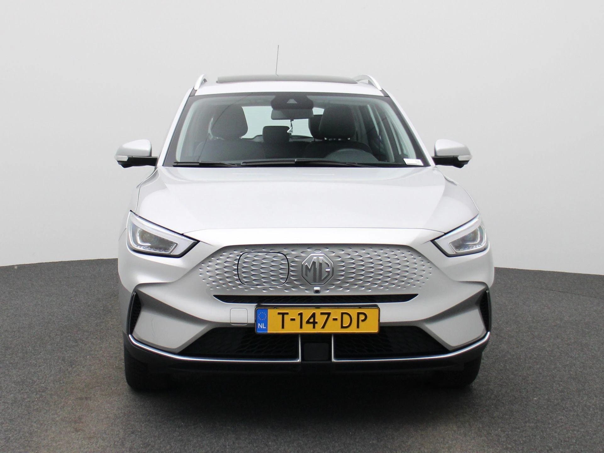 MG-ZS EV-image-2