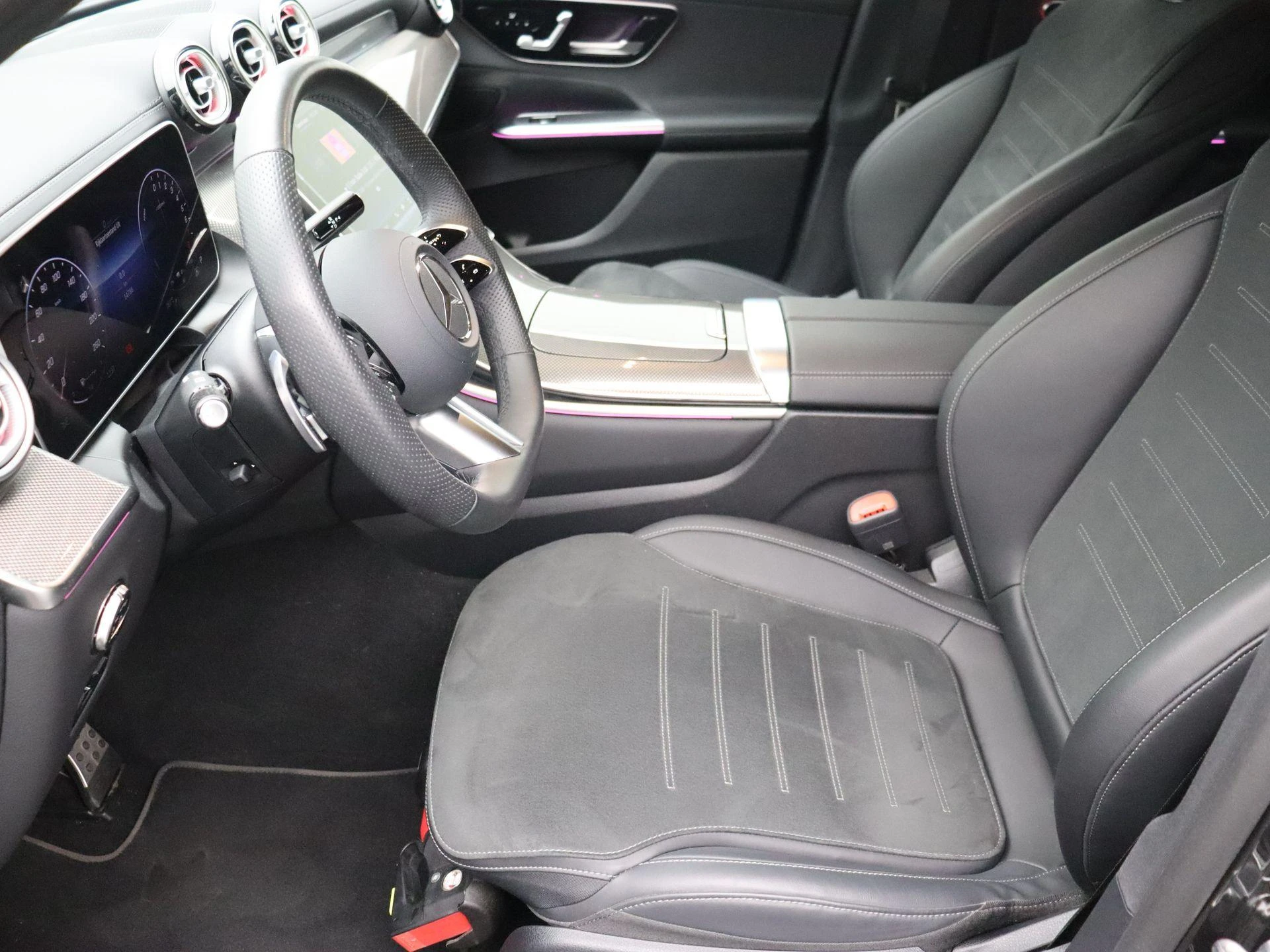 Mercedes-Benz-GLC-image-10