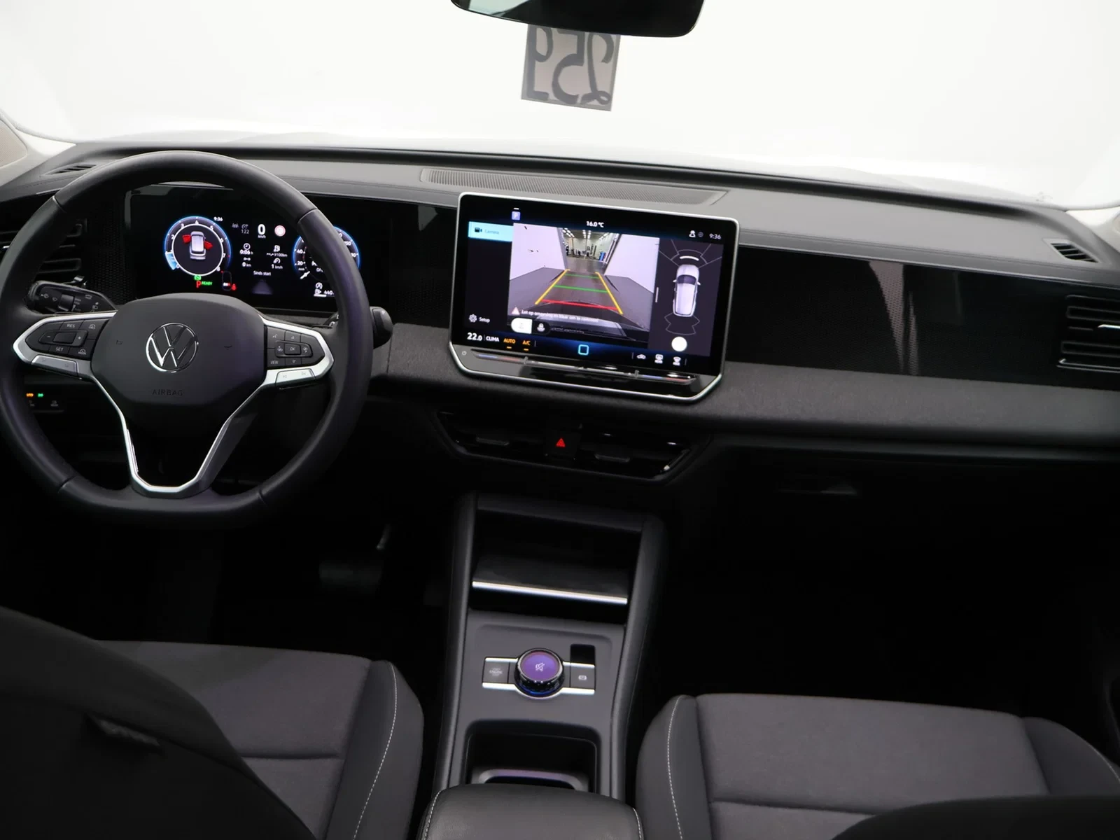 Volkswagen-Tiguan-image-10