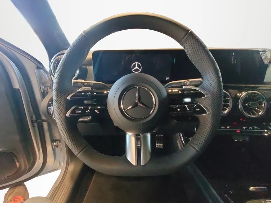 Mercedes-Benz-A-Klasse 200 d-image-14