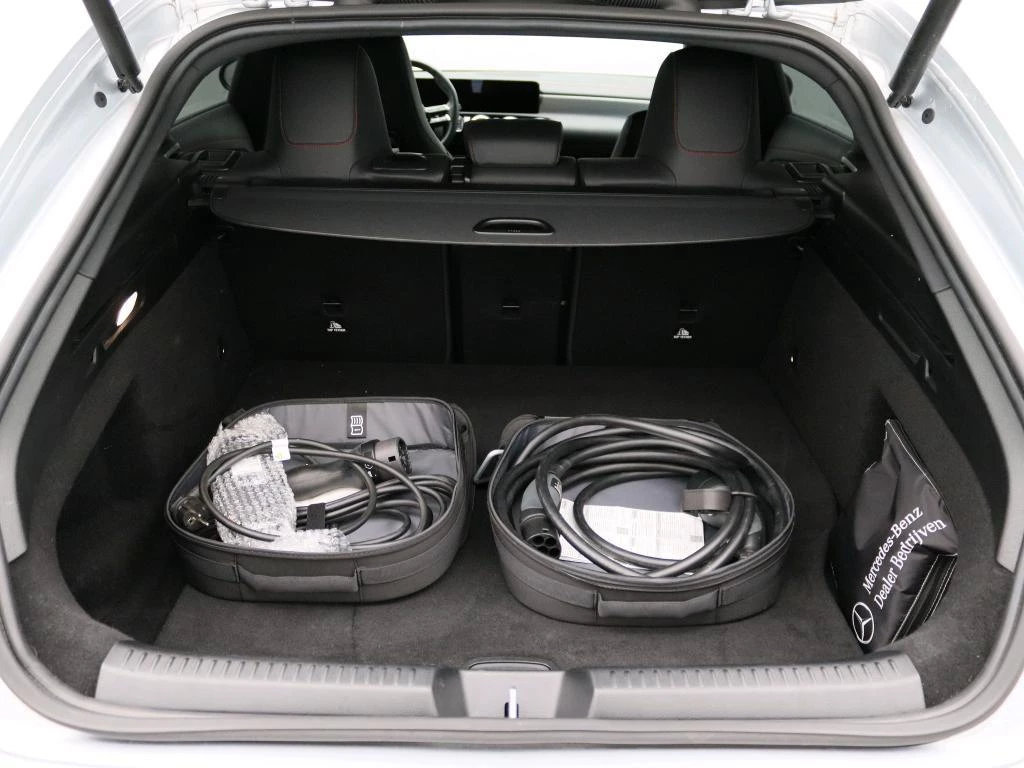 Mercedes-Benz CLA 250 e AMG Line Shooting Brake + TREKHAAK + CARPLAY + NIGHTPAKKET +