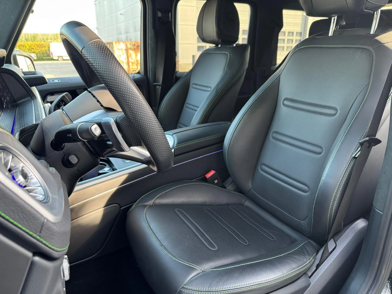Mercedes-Benz-G-Klasse-image-9