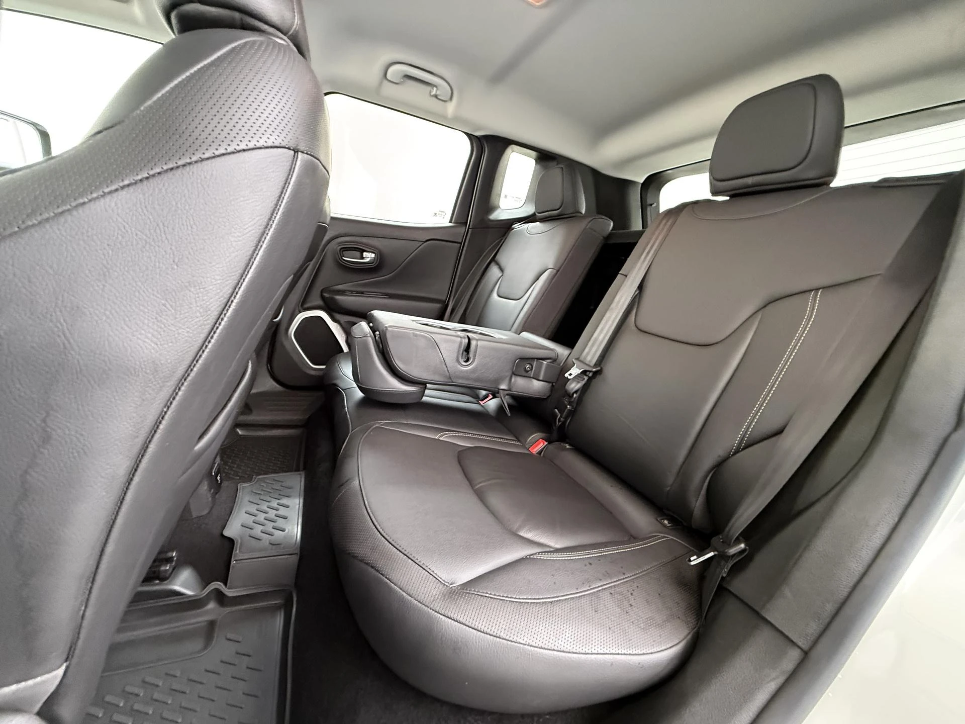Jeep-Renegade-image-8