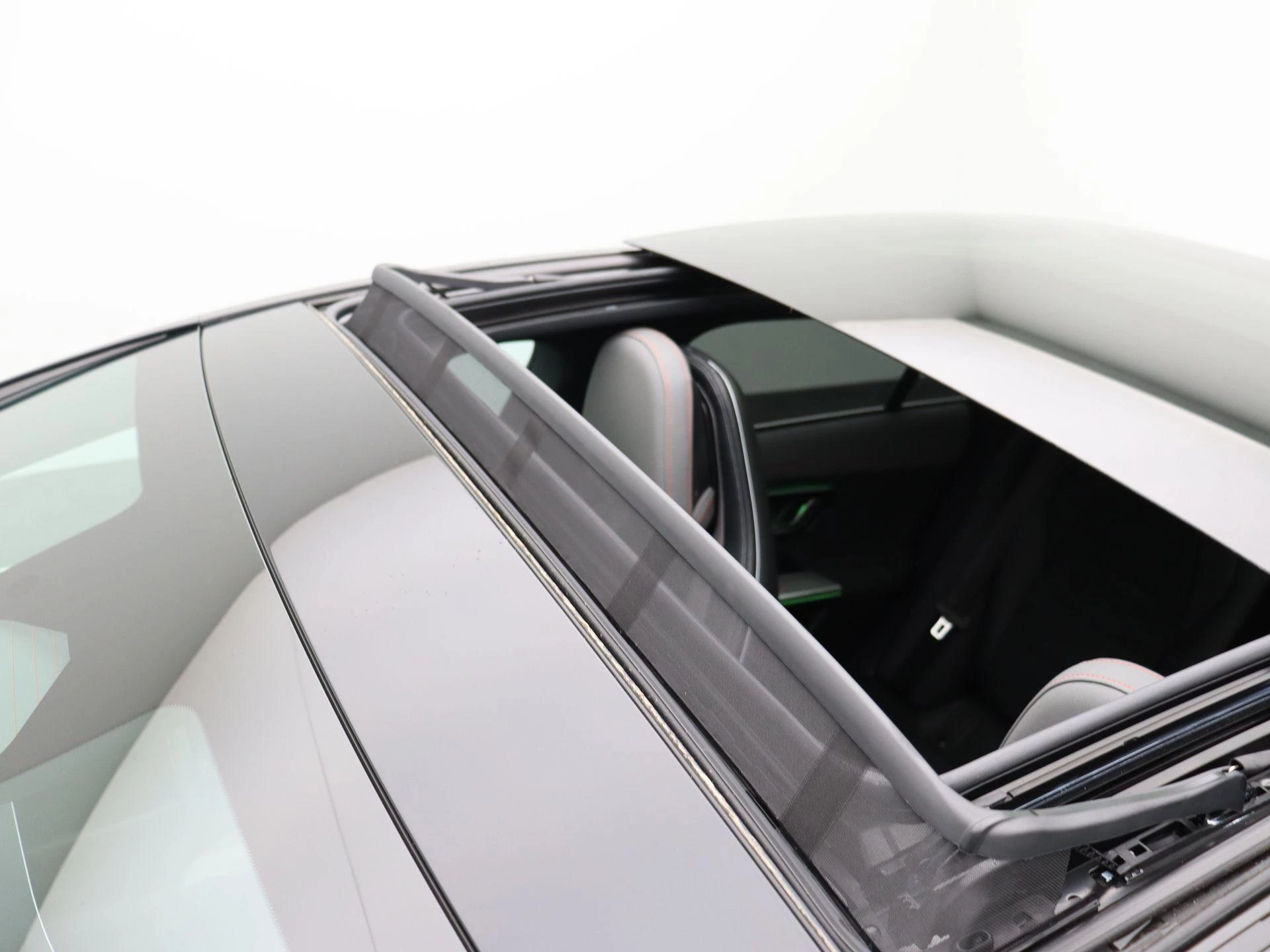 Mercedes-Benz EQE 300 AMG Line + PANORAMISCH DAK + CARPLAY + CAMERA +