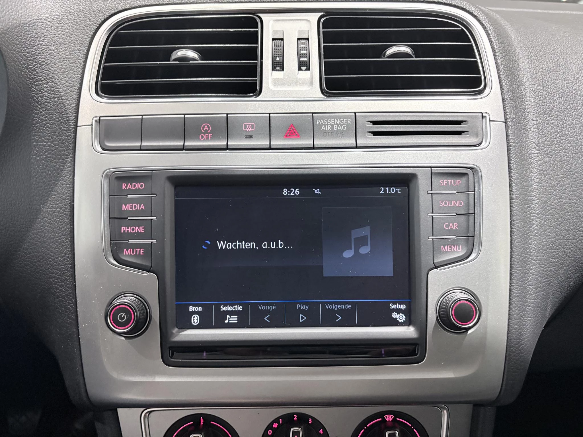Volkswagen-Polo-image-17