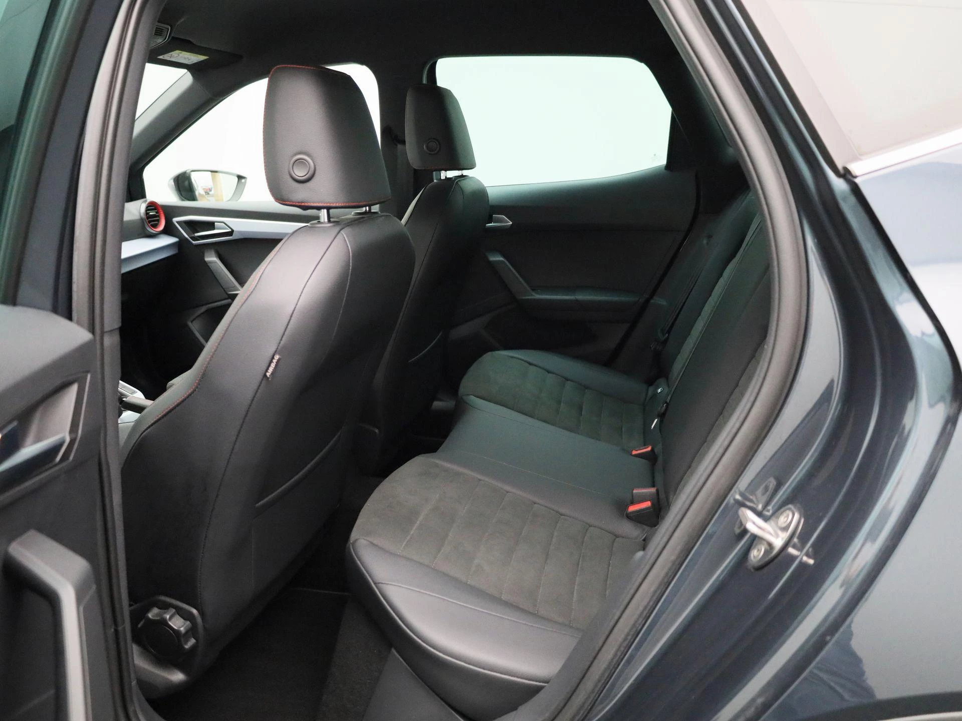 SEAT-Arona-image-9