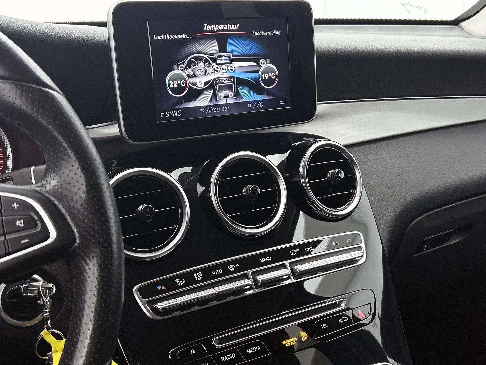 Mercedes-Benz-GLC-image-18