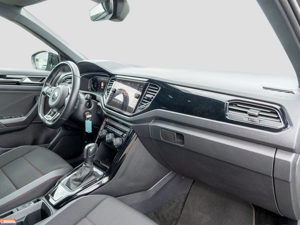 Volkswagen-T-Roc-image-7