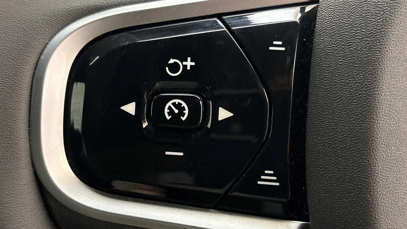Volvo XC60 T6 AWD PHEV Recharge Black Edition Plus