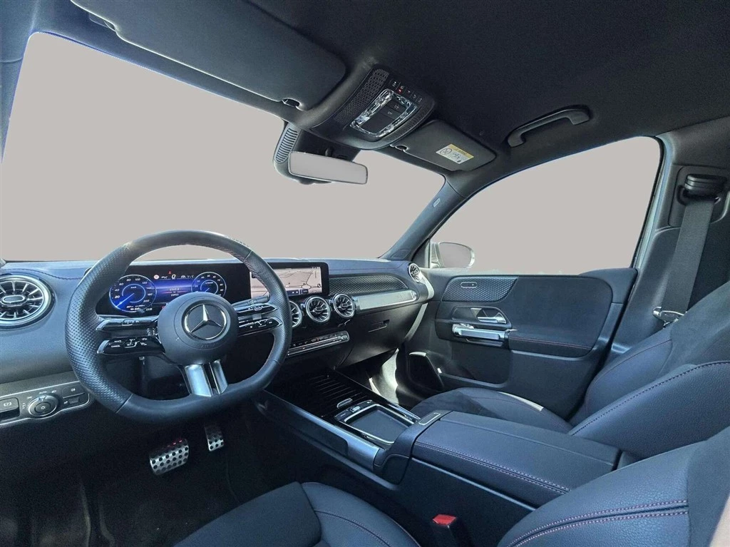 Mercedes-Benz-EQB-image-11