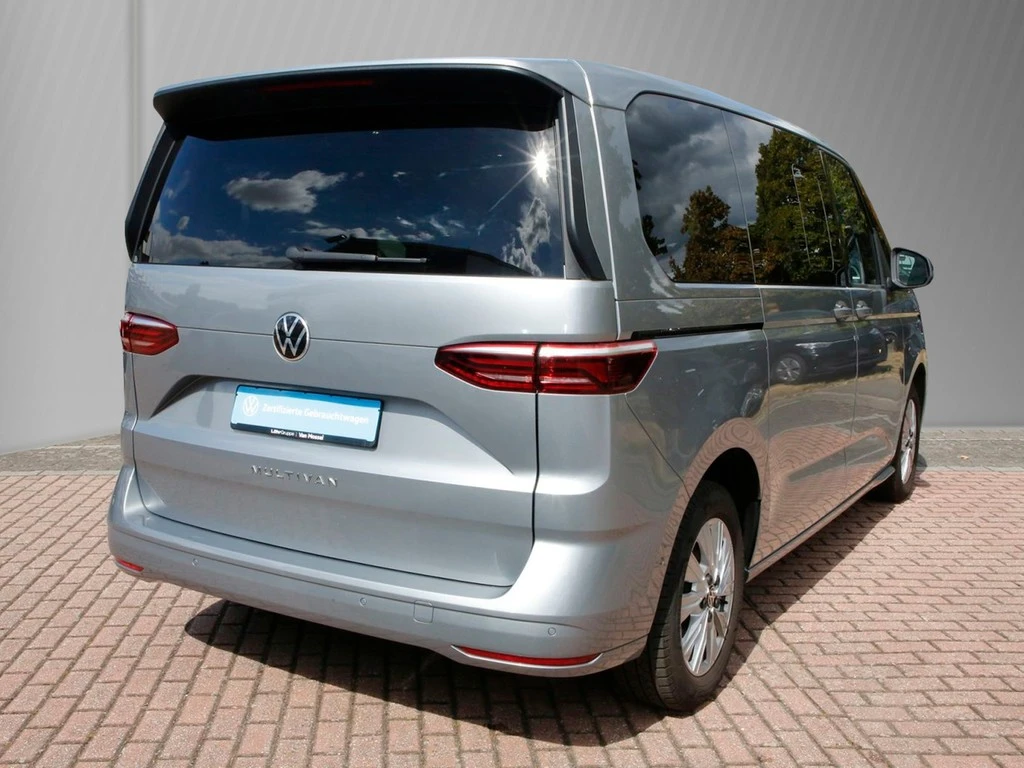 Volkswagen-Multivan-image-3