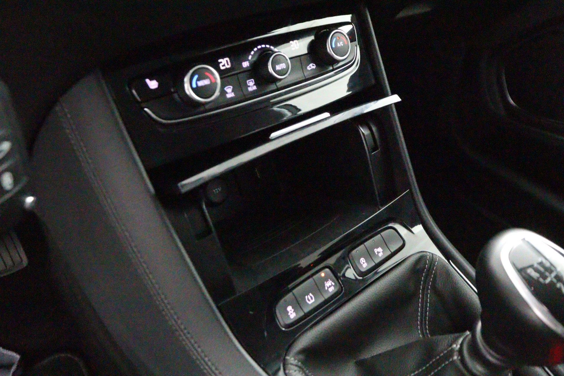 Opel-Grandland X-image-49