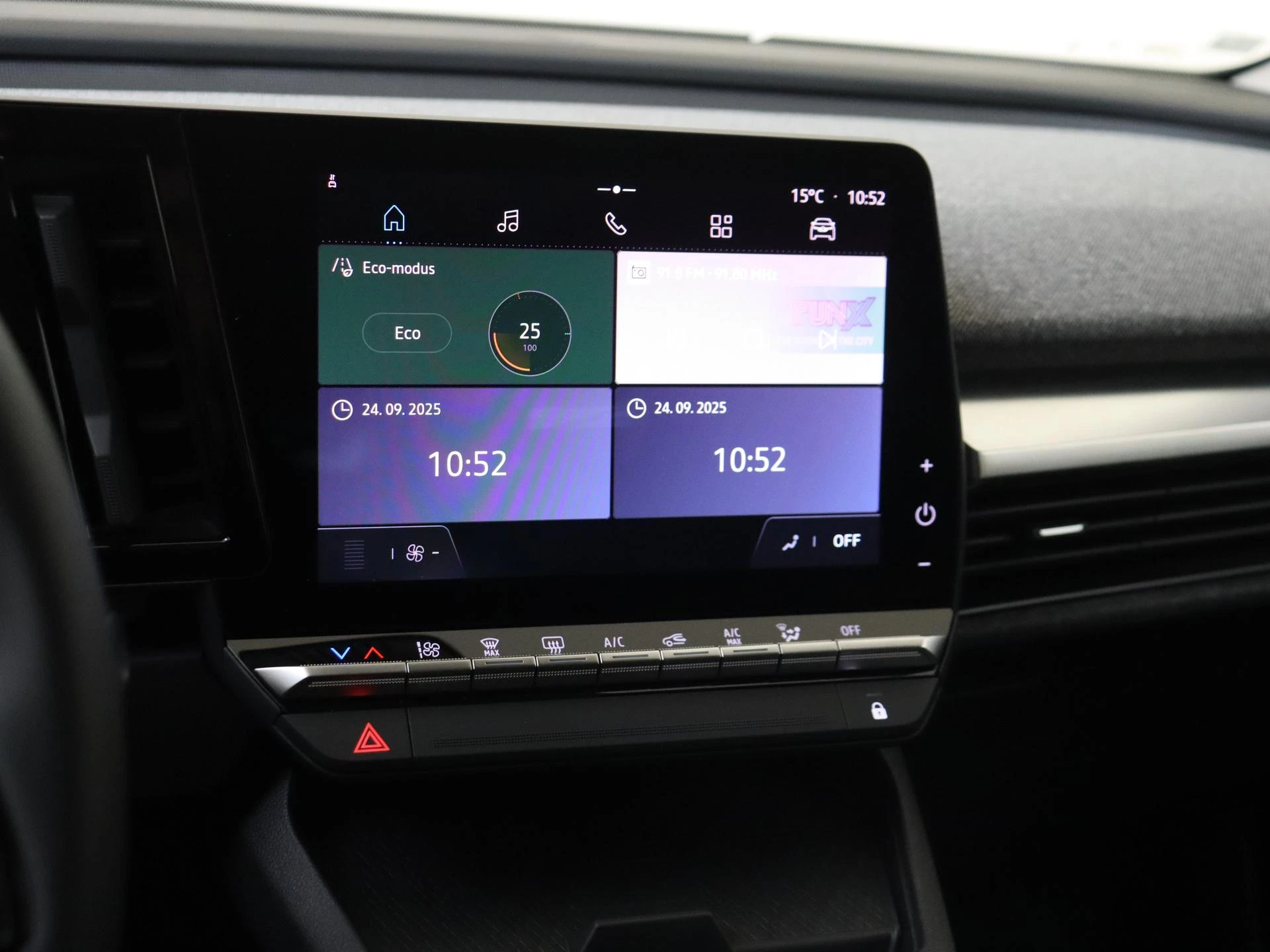 Renault-Megane E-Tech-image-19