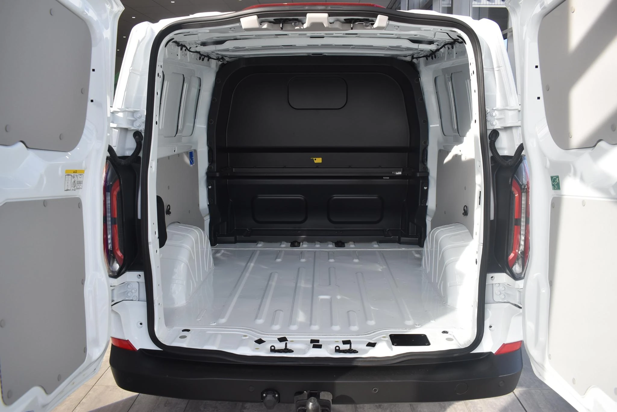 Ford-E-Transit-image-4