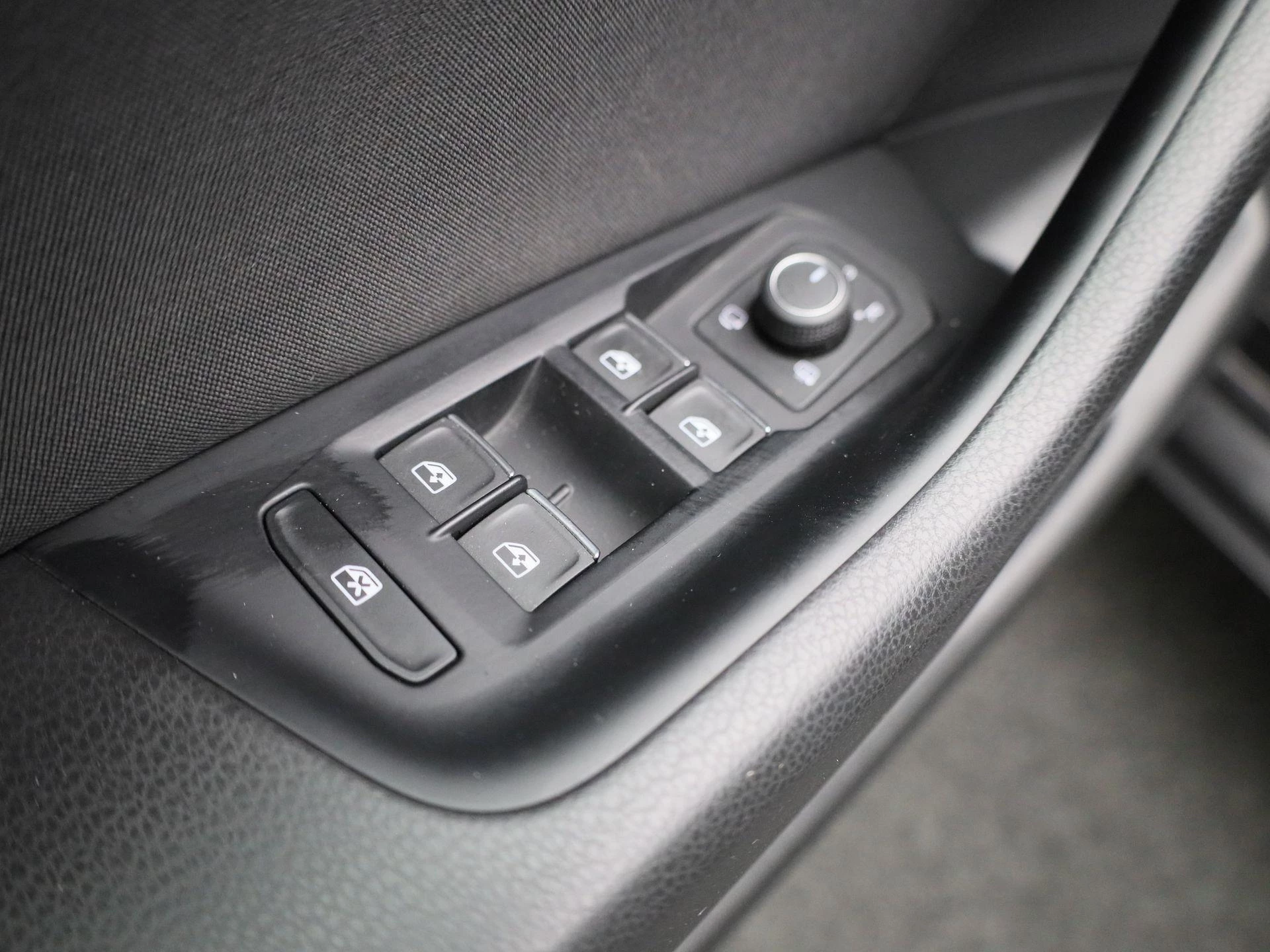 Volkswagen-Passat-image-43