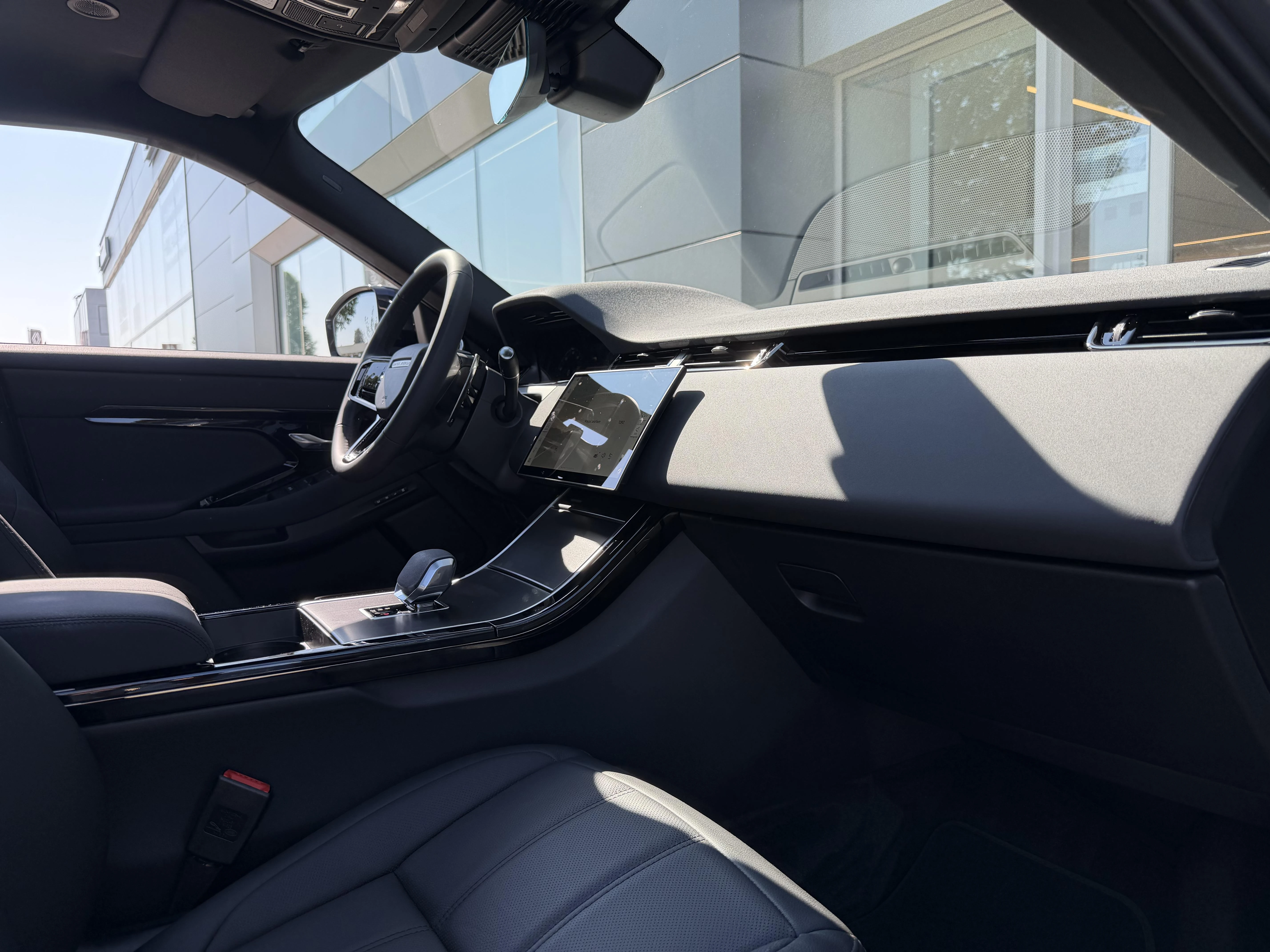 Land Rover Range Rover Evoque P270e Dynamic SE AWD Auto. 26MY