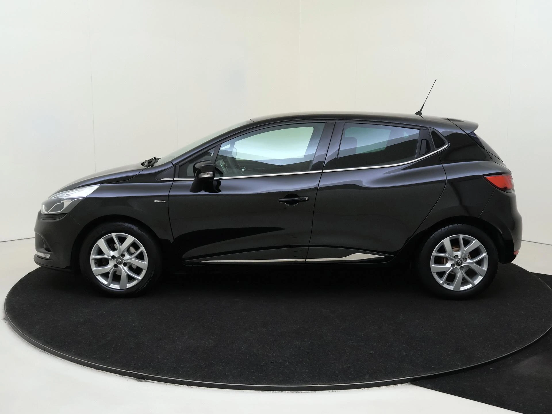 Renault-Clio-image-7