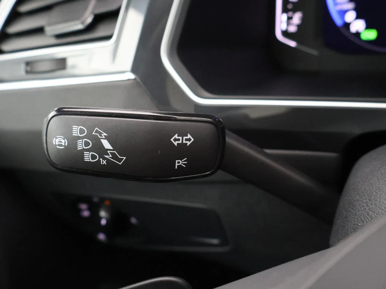 Volkswagen-Tiguan-image-25