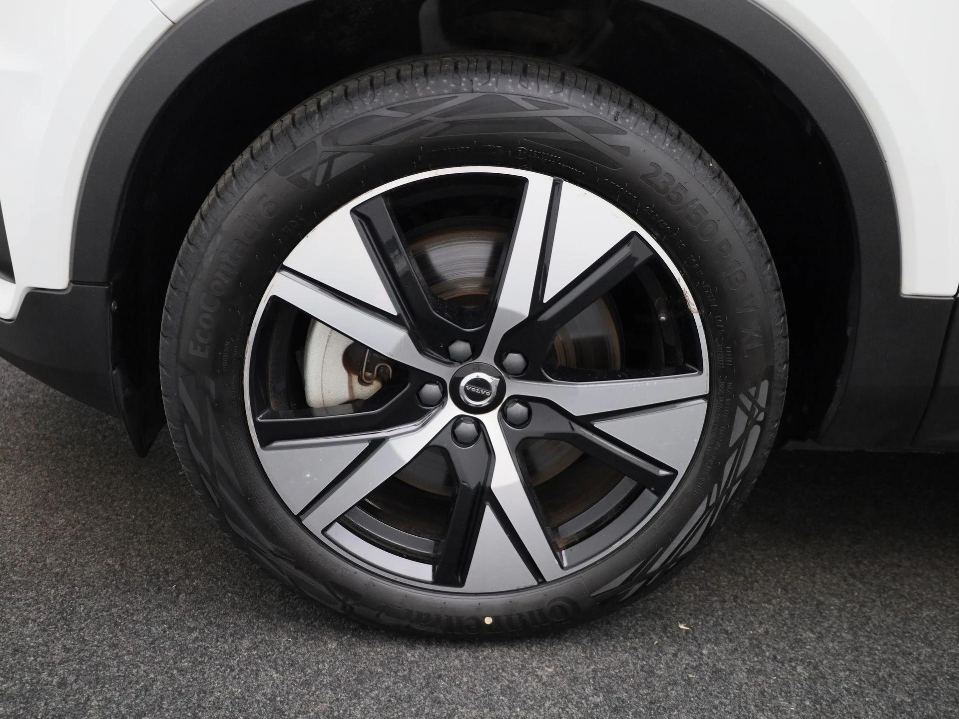 Volvo-XC40-image-16