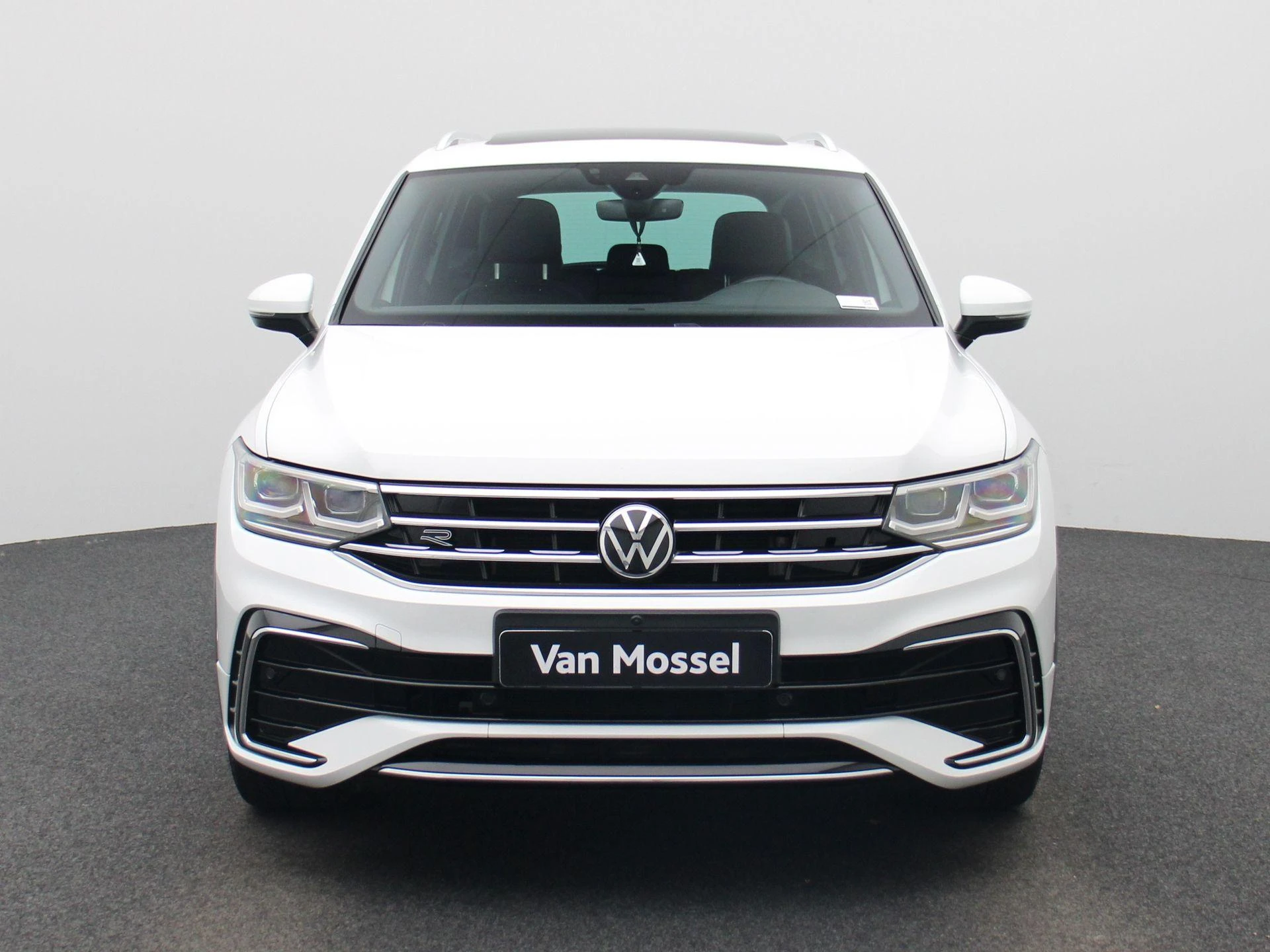 Volkswagen-Tiguan-image-2