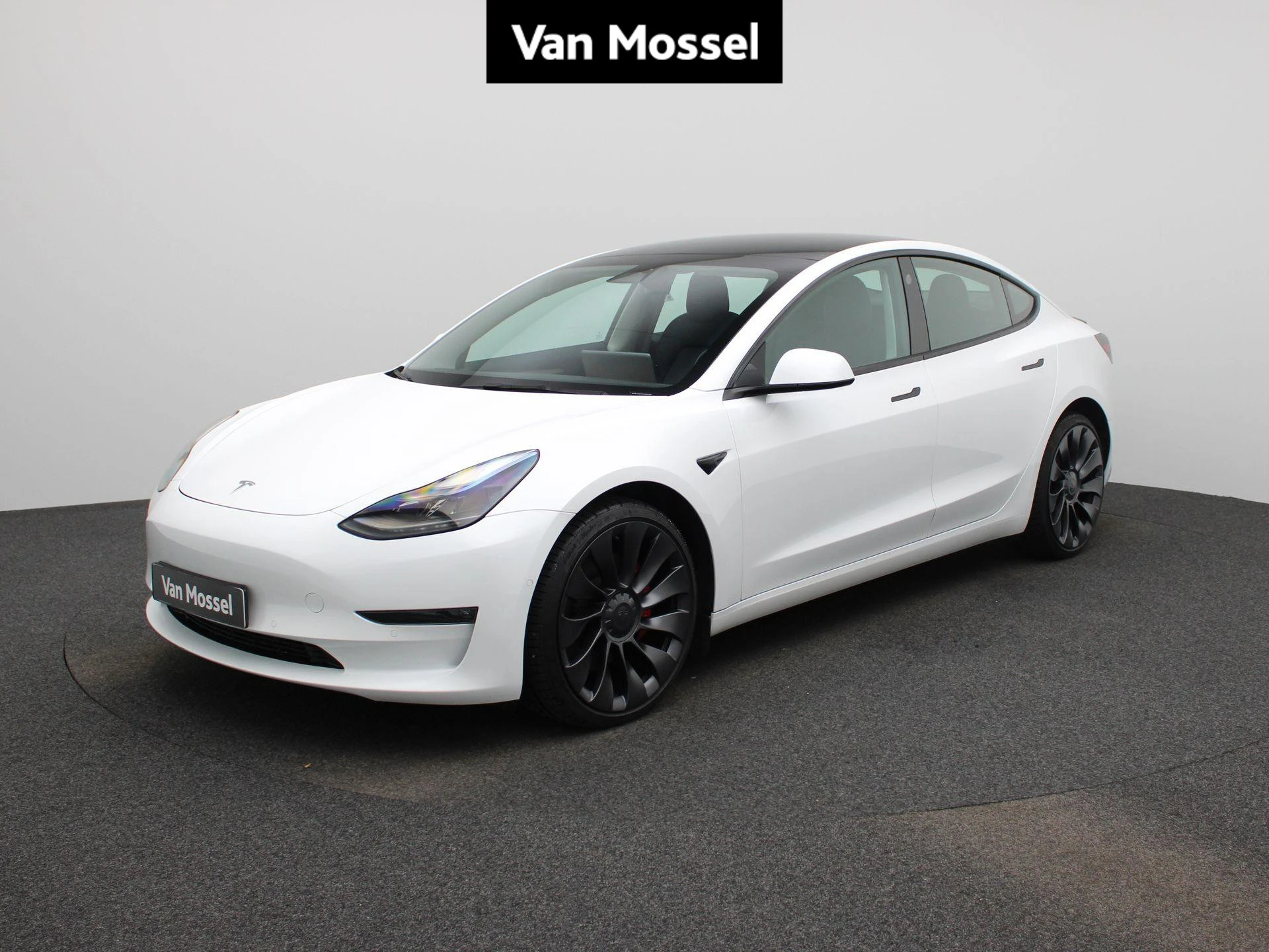 Tesla-Model 3-image-0