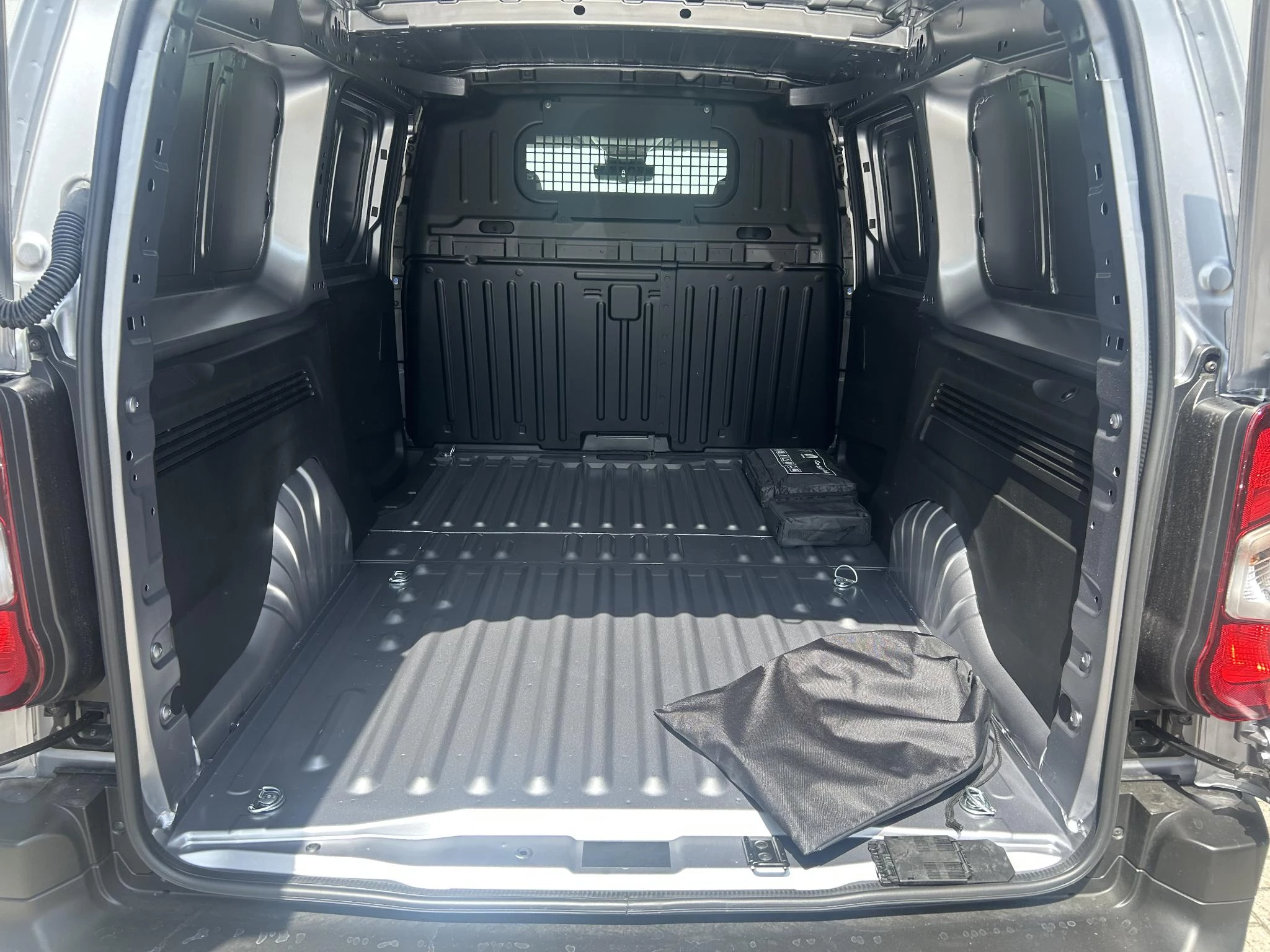 Peugeot e-Partner 136 L2 50 kWh