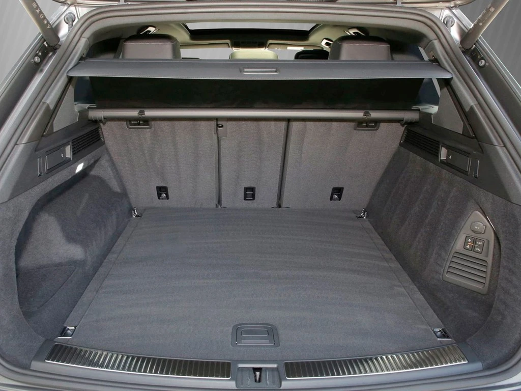 Volkswagen-Touareg-image-5