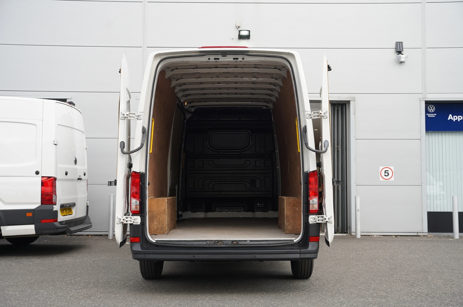 Volkswagen-Crafter-image-33