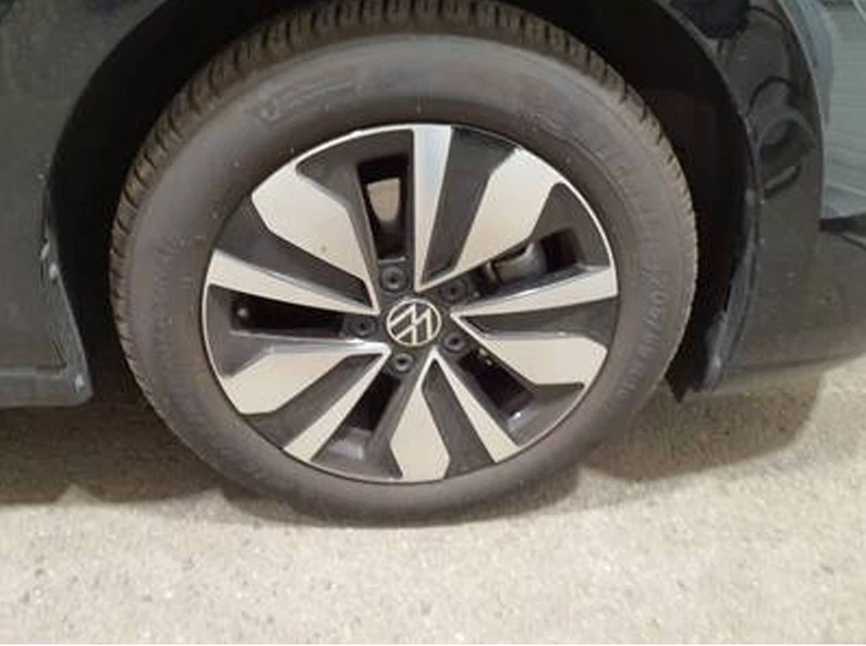 Volkswagen-Golf-image-4
