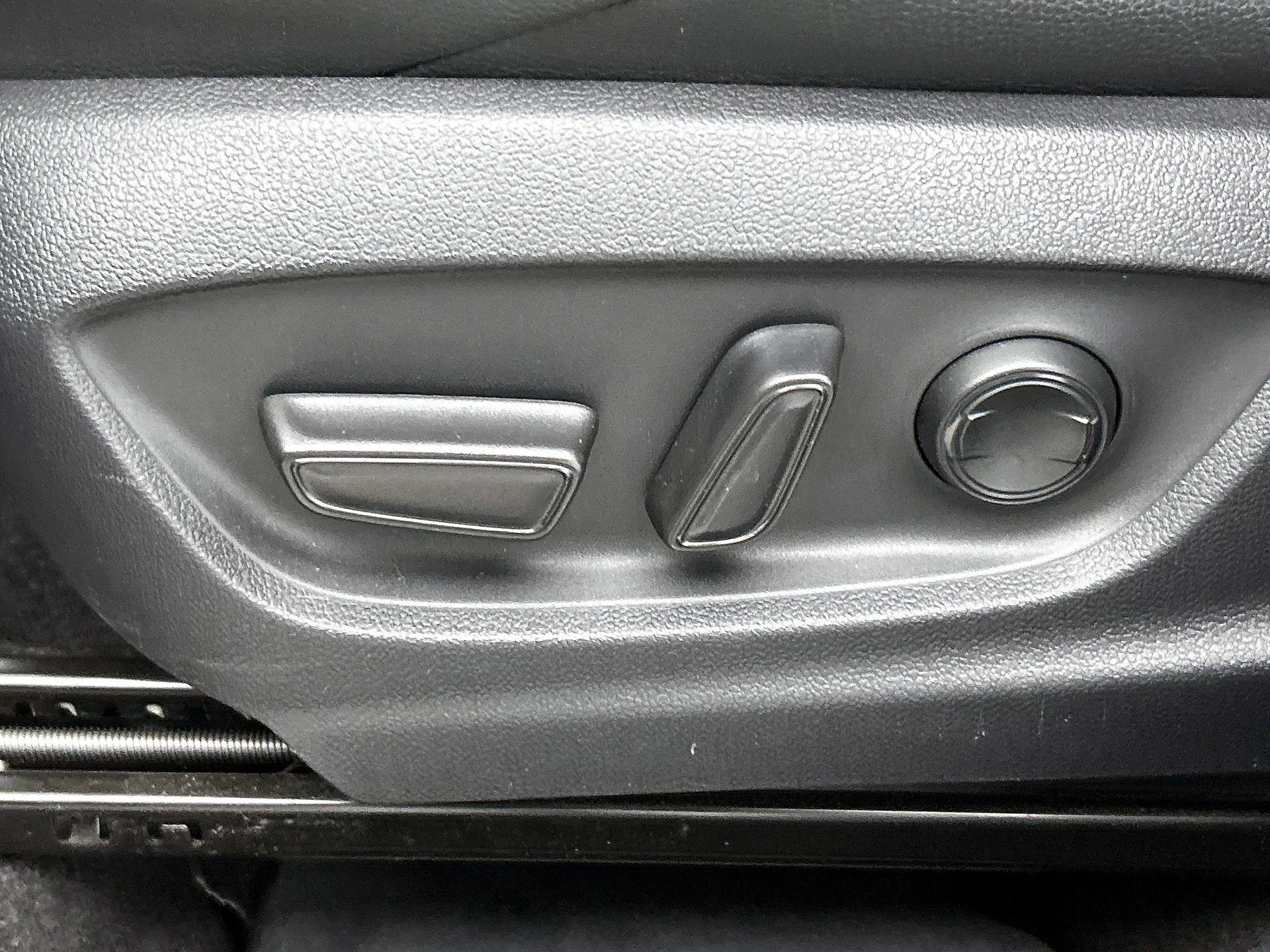 Toyota-Corolla Cross-image-21